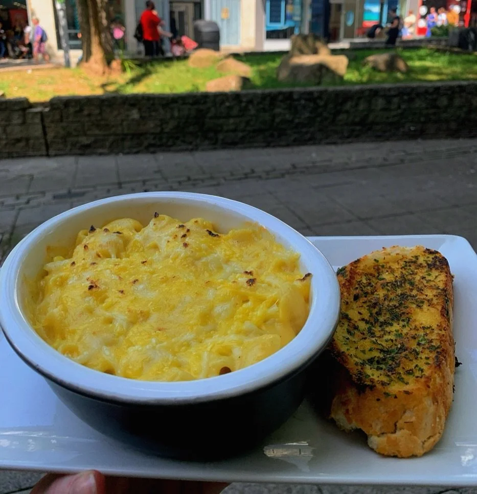 ✨ Next Week&rsquo;s Special ✨

Our vegan mac &lsquo;n&rsquo; cheese is BACK 🤩

Creamy, dreamy, and irresistibly cheesy &mdash; all 100% plant-based 🧀🌱

Perfect for refuelling after a shopping spree, or grabbing a tasty lunch on your break 😋

👉 A