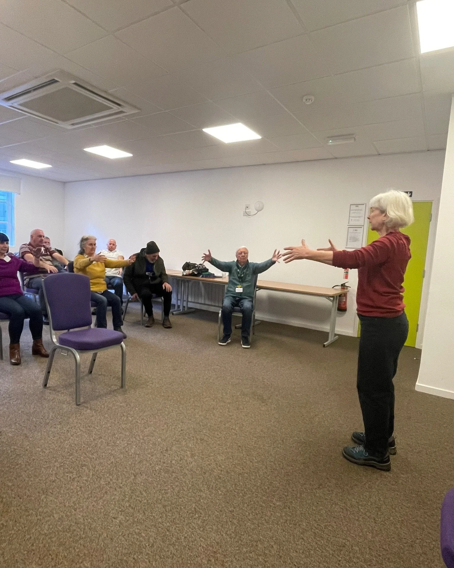 🧘&zwj;♀️ Seated Tai Chi with Cathy &ndash; A Big Hit! 🧘&zwj;♂️

This month, Cathy joined our Young Onset group to deliver a wonderful seated Tai Chi session, and it was thoroughly enjoyed by everyone who took part. The session was described as very