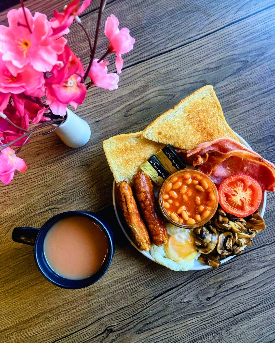 🥦🧠 March 9&ndash;15 is Nutrition &amp; Hydration Week &mdash; and we&rsquo;re celebrating the delicious way at Moments Cafe Plymouth!

Fuel your body and your brain with our feel-good favourites on our Menu 👇

🍳 Moments Breakfast &ndash; protein,