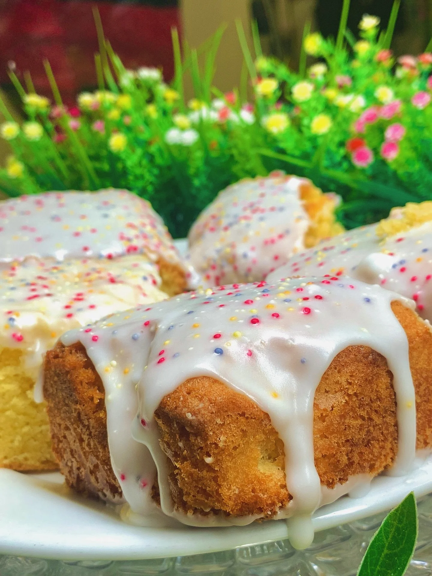 The cake everyone secretly hoped was on the menu at school&hellip; 👀🍰

One bite of our School Cake and it&rsquo;s instant nostalgia. Soft, fluffy sponge, that thick sweet icing and sprinkles that just hit different 😍

It&rsquo;s the kind of treat 