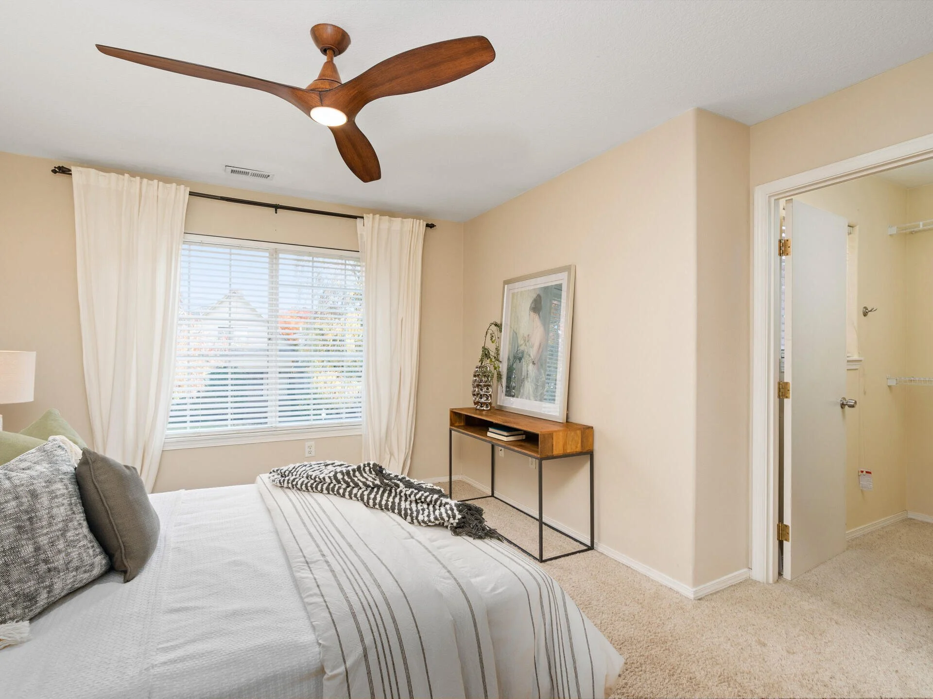 4041 NE Cleveland Ave Portland-023-029-Master Bedroom-MLS_Size.jpg