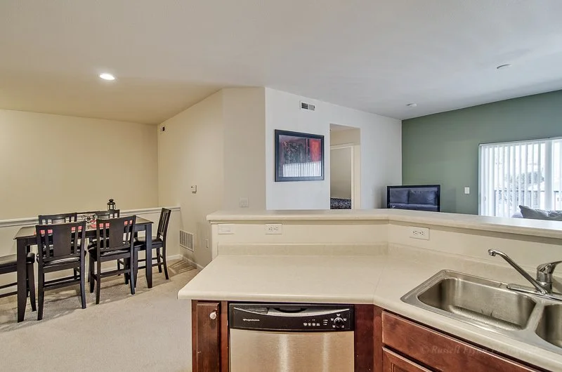 SB dining room 2.JPG