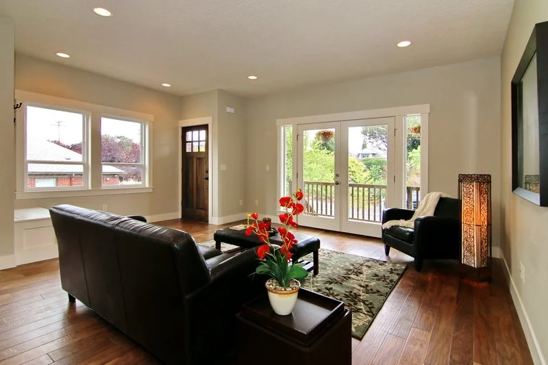 b_Living Room_9903_resize.JPG