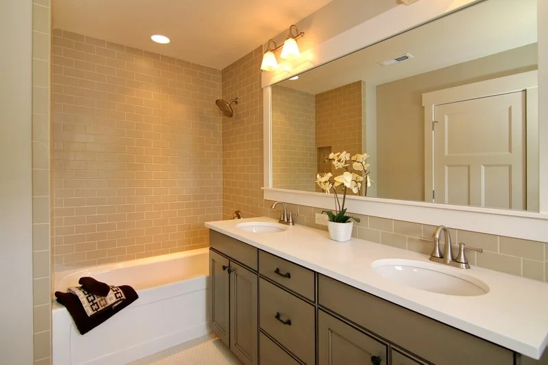 f_Master Bath_9899_resize.JPG