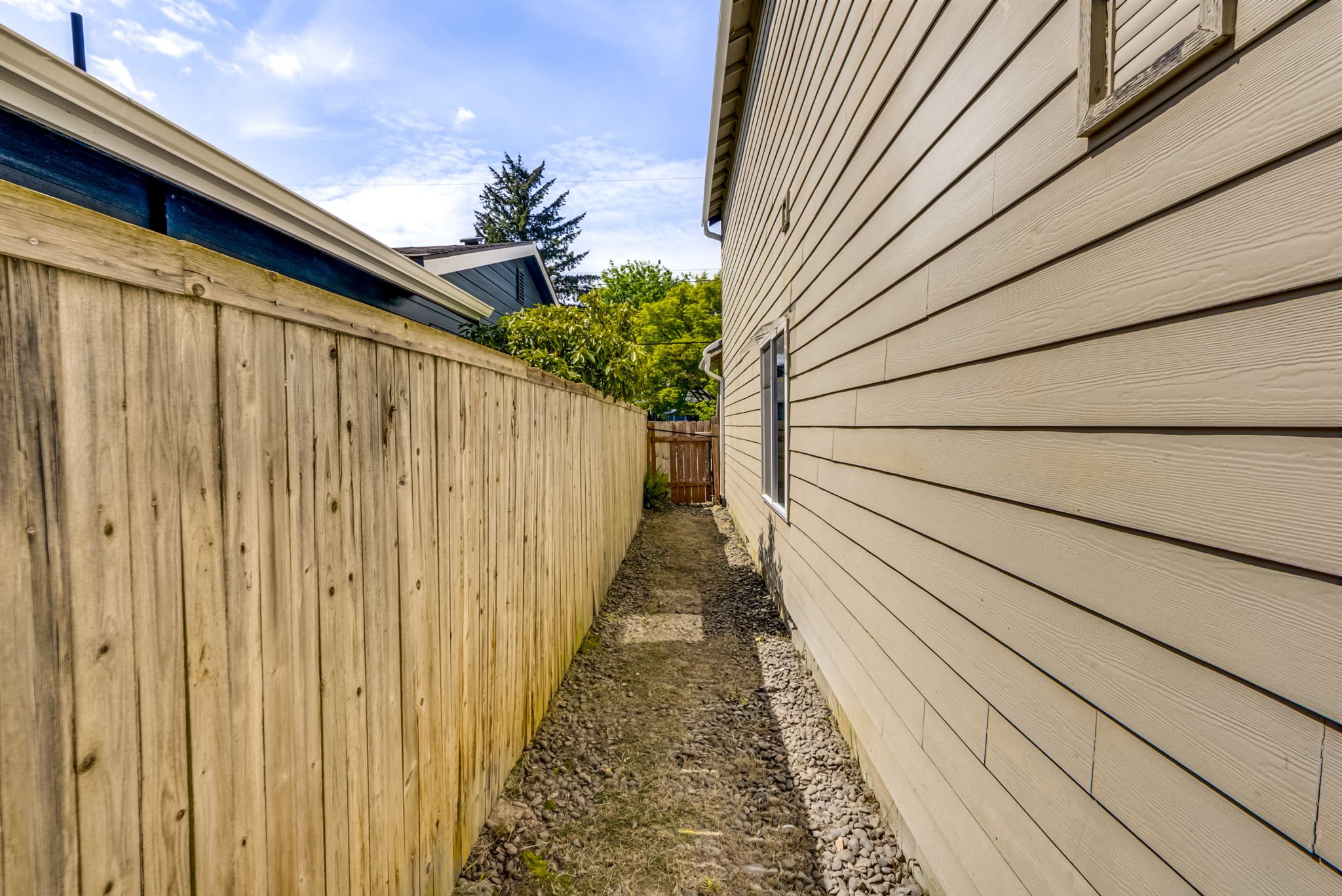 73-web-or-mls-9568-n-tioga-ave.jpg