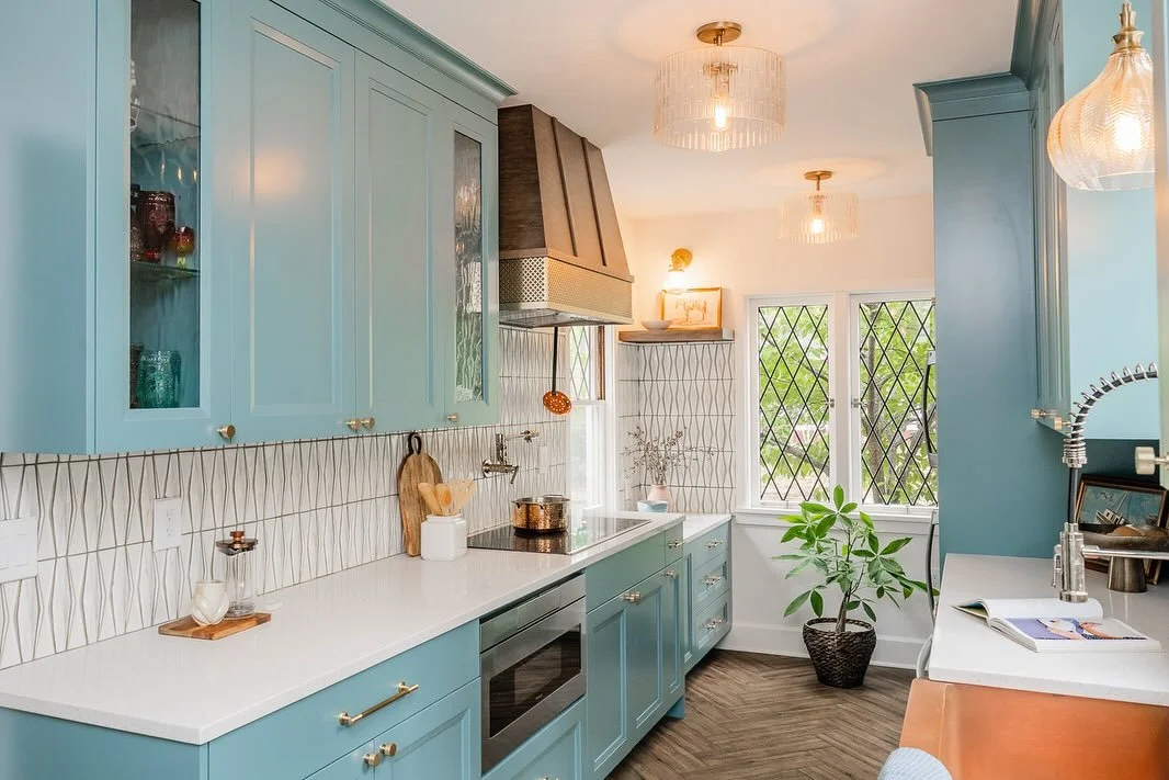 If these walls could talk, they&rsquo;d probably say: &ldquo;Welcome home&hellip; and please, make yourself a snack.&rdquo; 🫶

This Alameda Tudor is the perfect mashup of old-school charm and 2025 upgrades, think leaded glass windows, original wood 