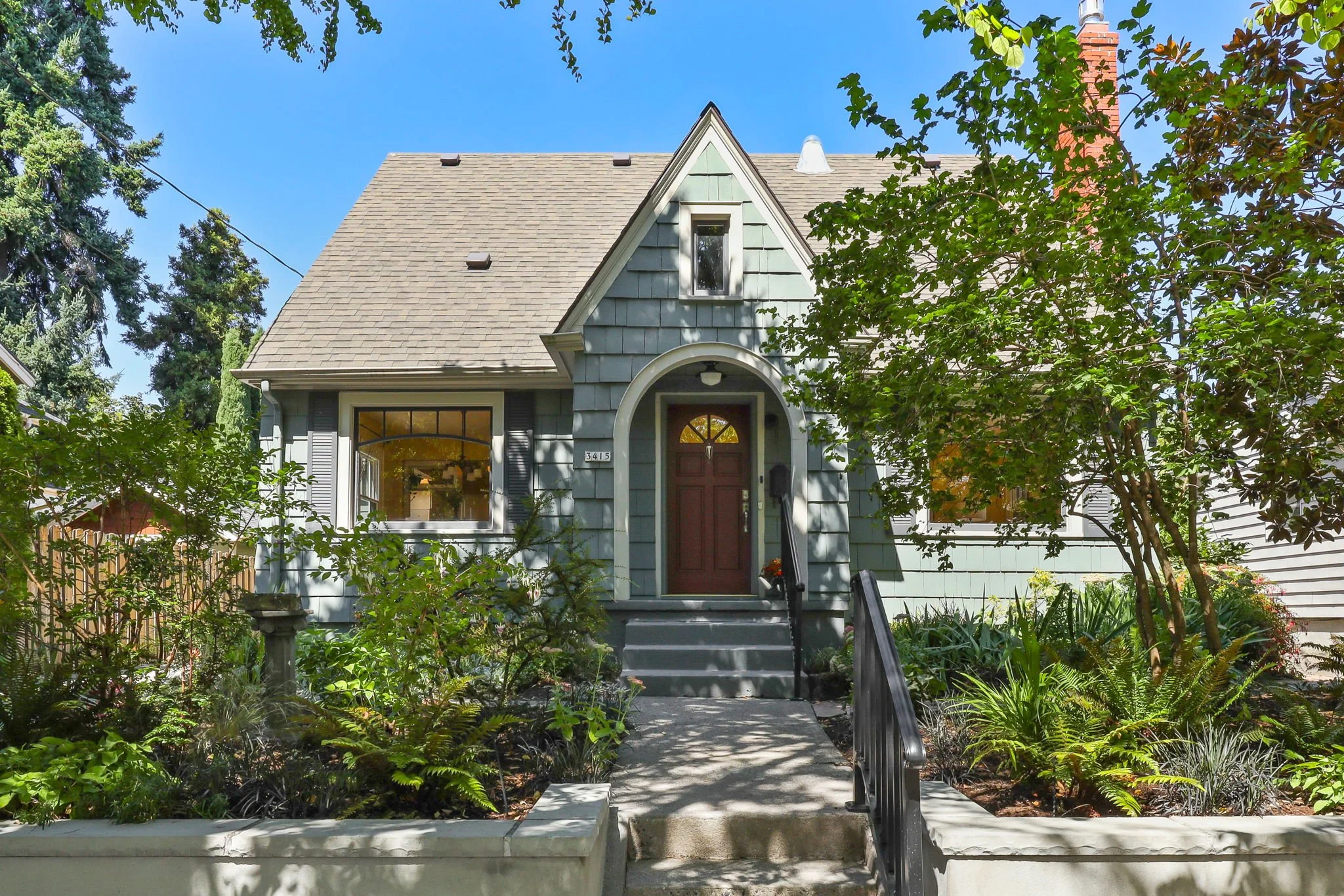 3415 NE Tillamook St-1.jpg
