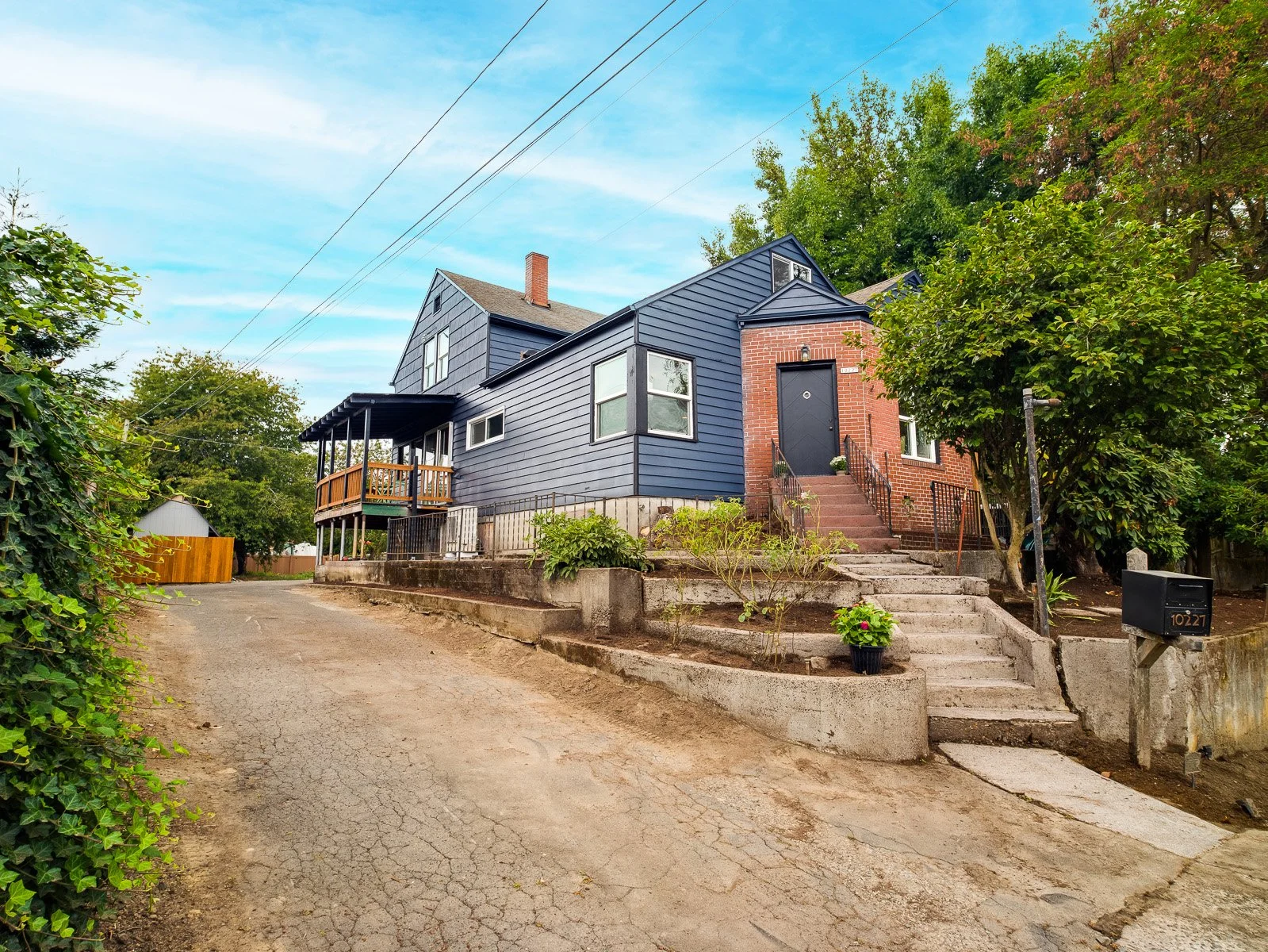 10227 N Macrum Ave-2.jpg