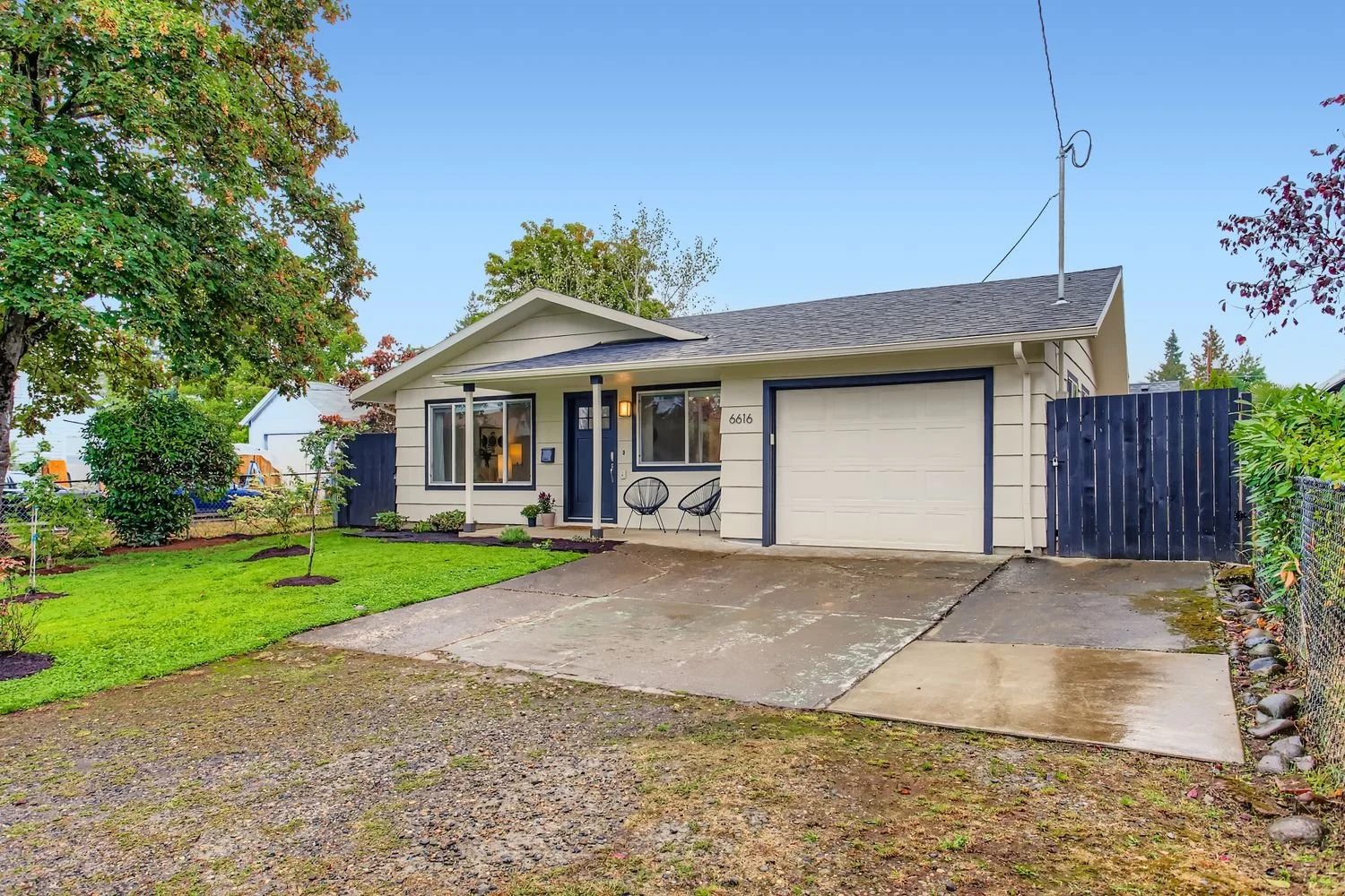6616 SE 75th Ave - Web Quality - 002 - 01 Exterior Front.jpg