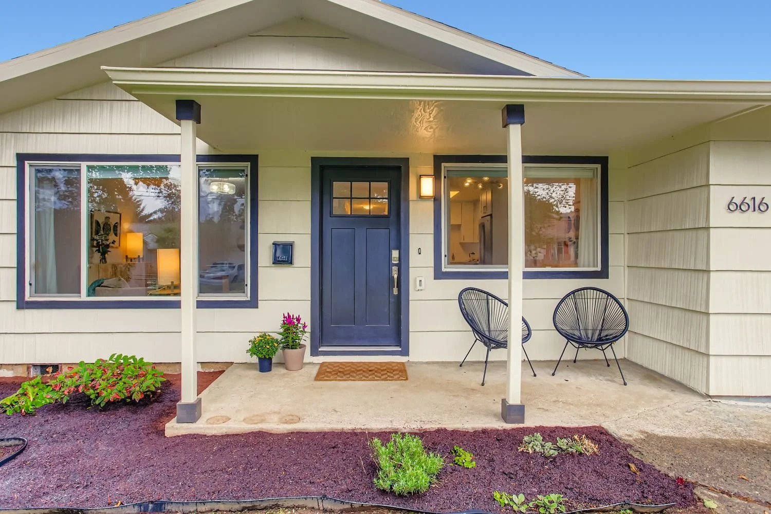 6616 SE 75th Ave - Web Quality - 005 - 04 Exterior Front Entry.jpg