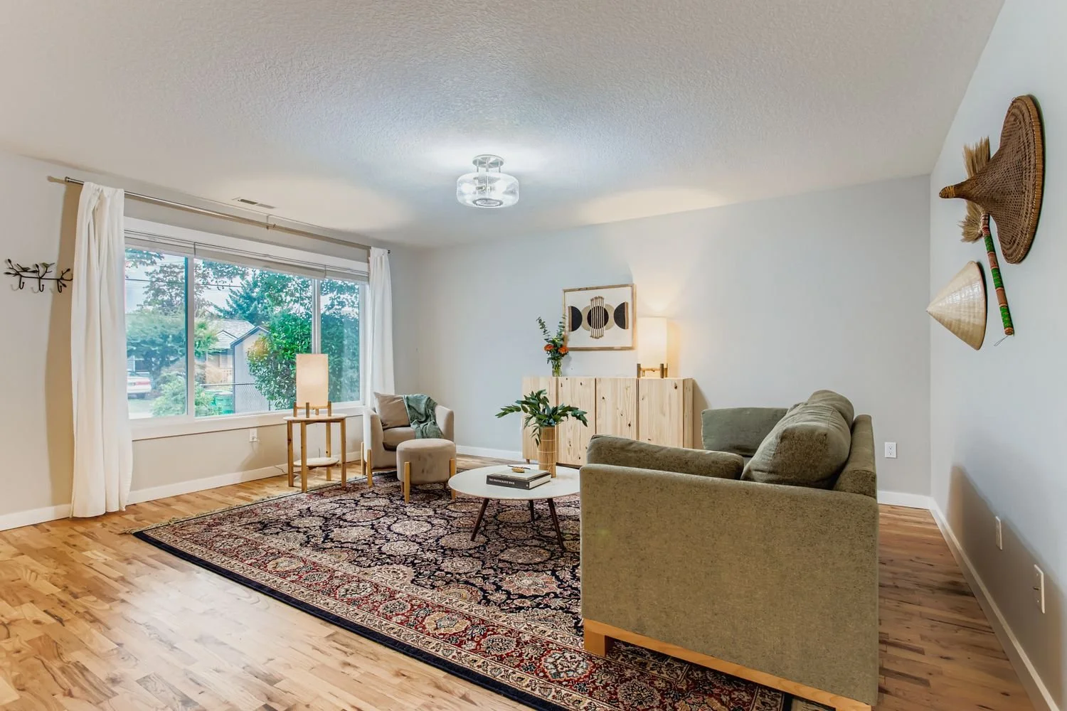6616 SE 75th Ave - Web Quality - 008 - 06 Living Room.jpg