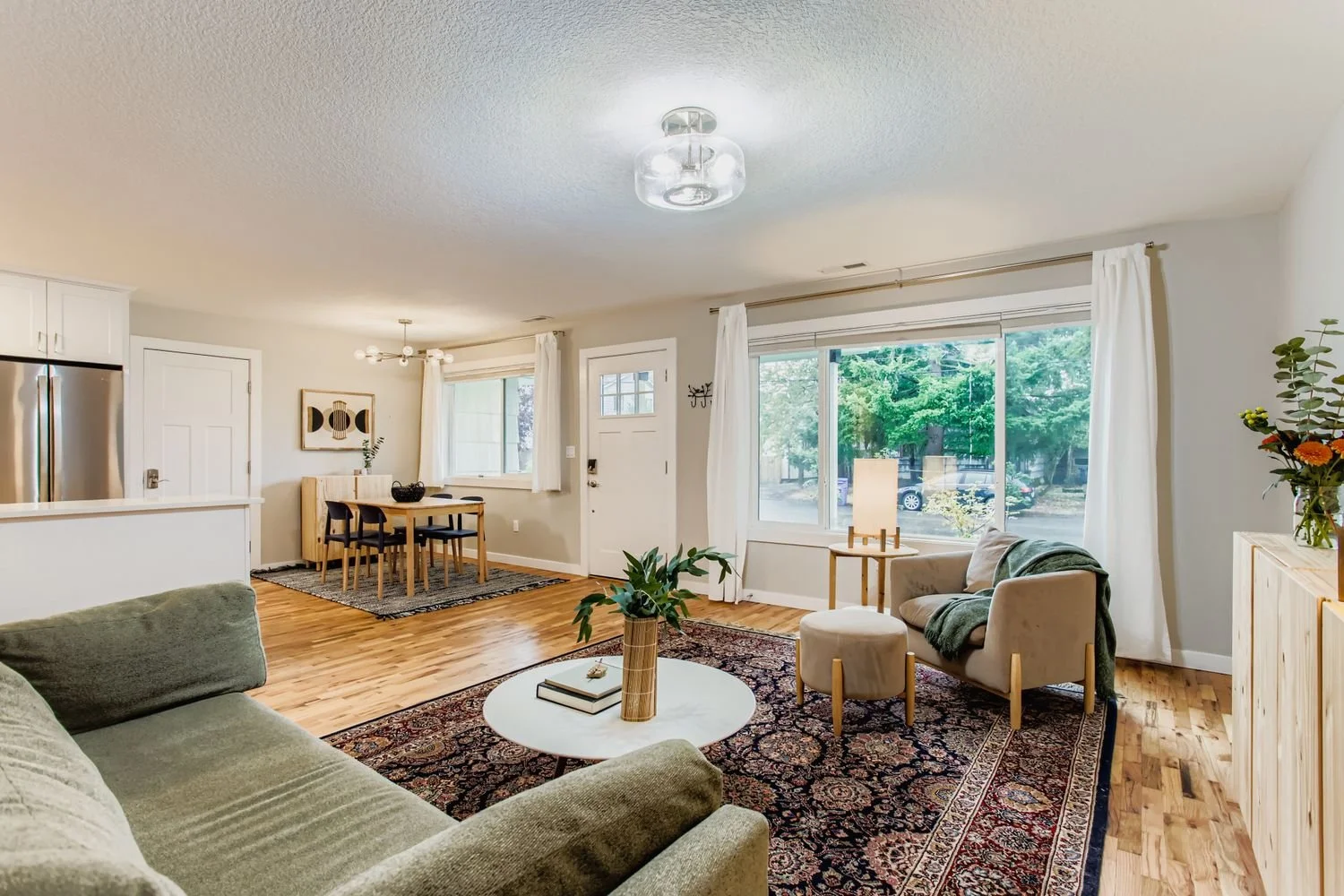 6616 SE 75th Ave - Web Quality - 009 - 07 Living Room.jpg