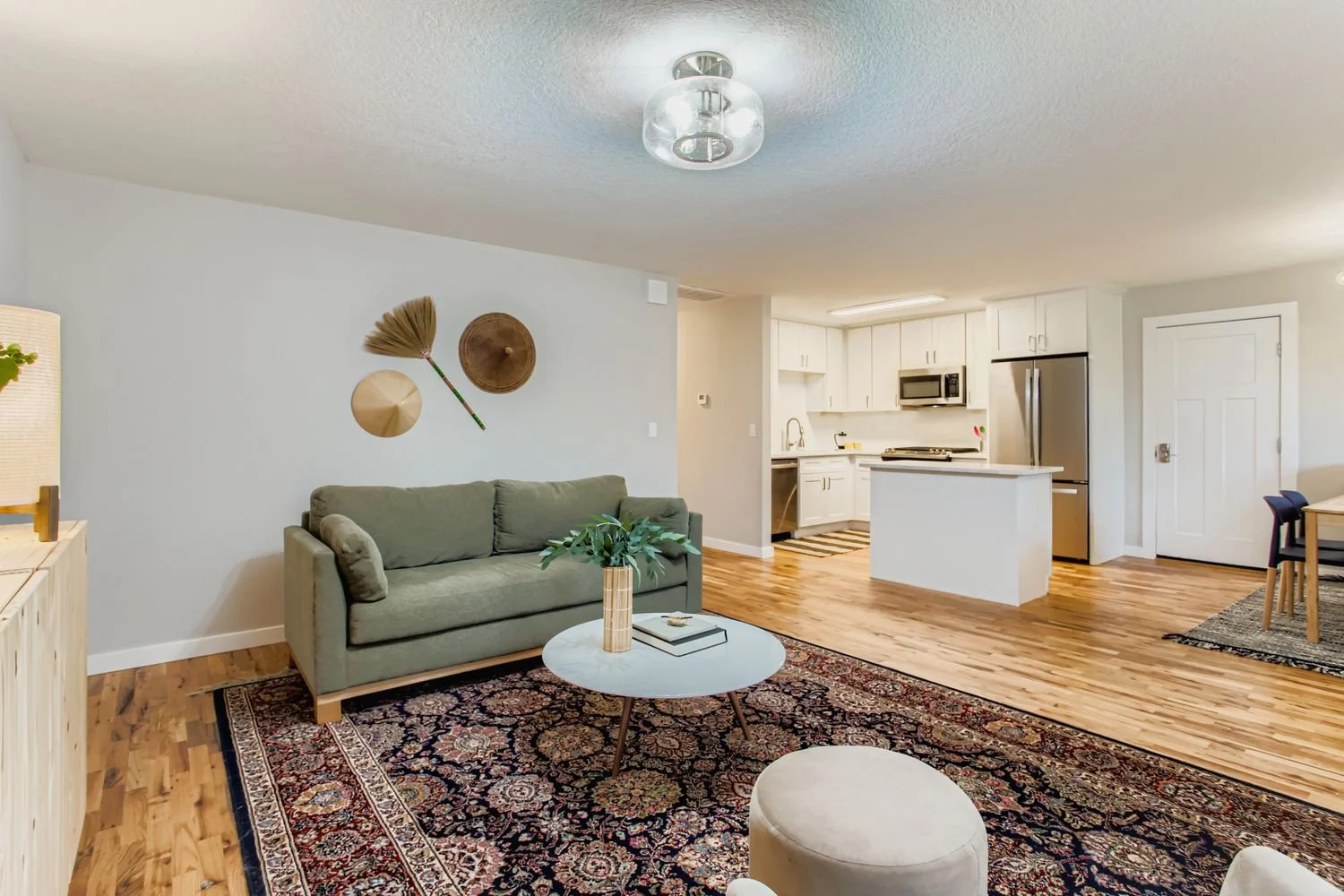 6616 SE 75th Ave - Web Quality - 010 - 08 Living Room.jpg
