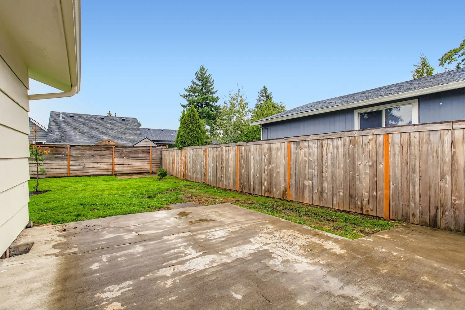 6616 SE 75th Ave - Web Quality - 029 - 27 Patio.jpg