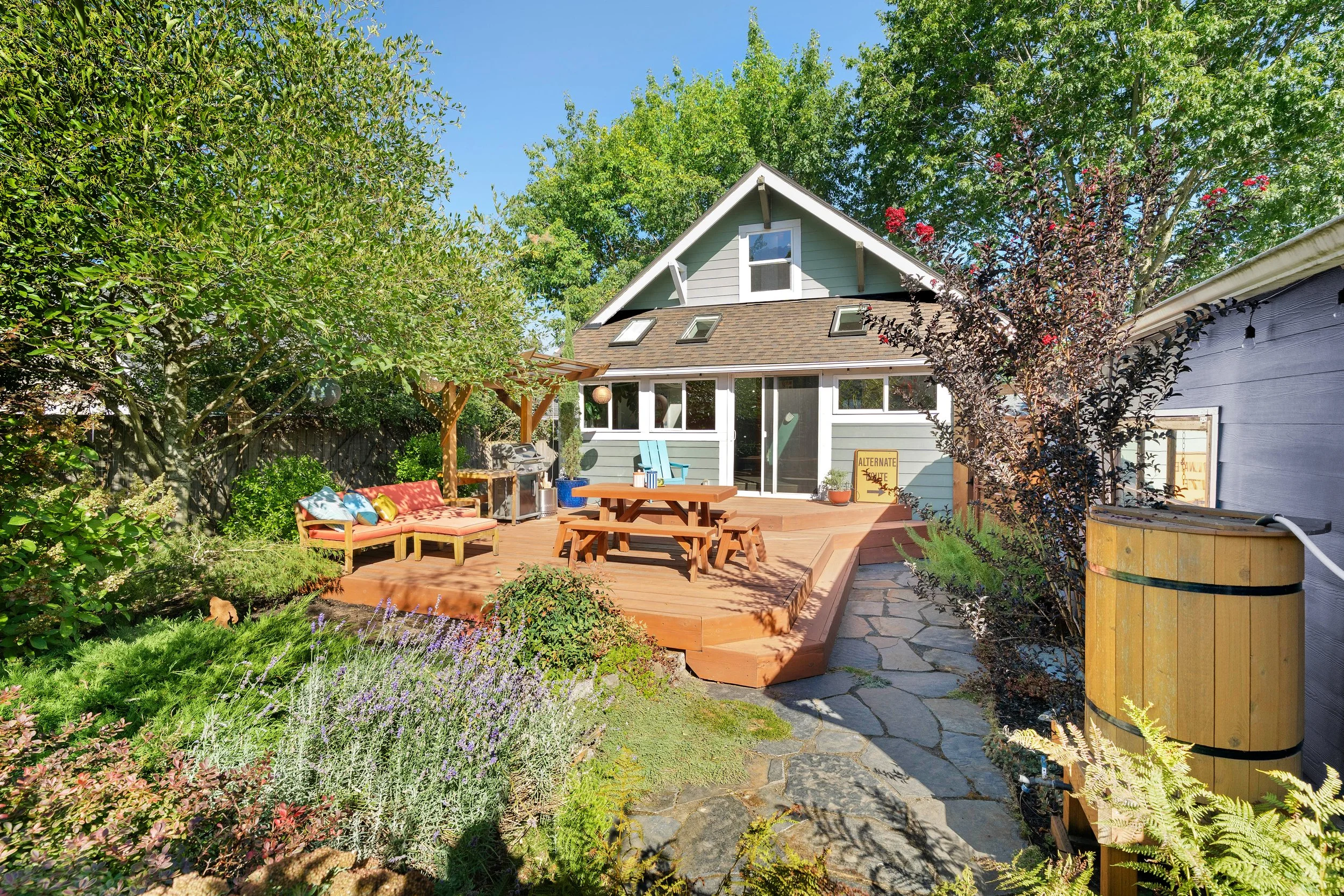 14a_Backyard.jpg