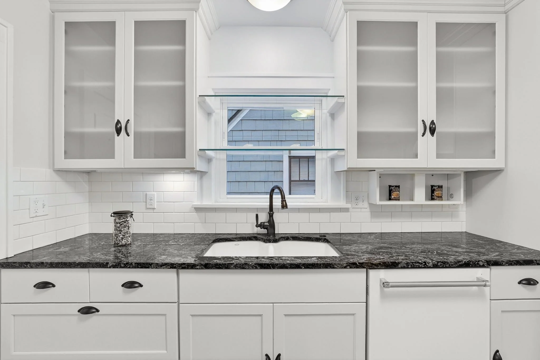 3425 NE Tillamook St-22.jpg