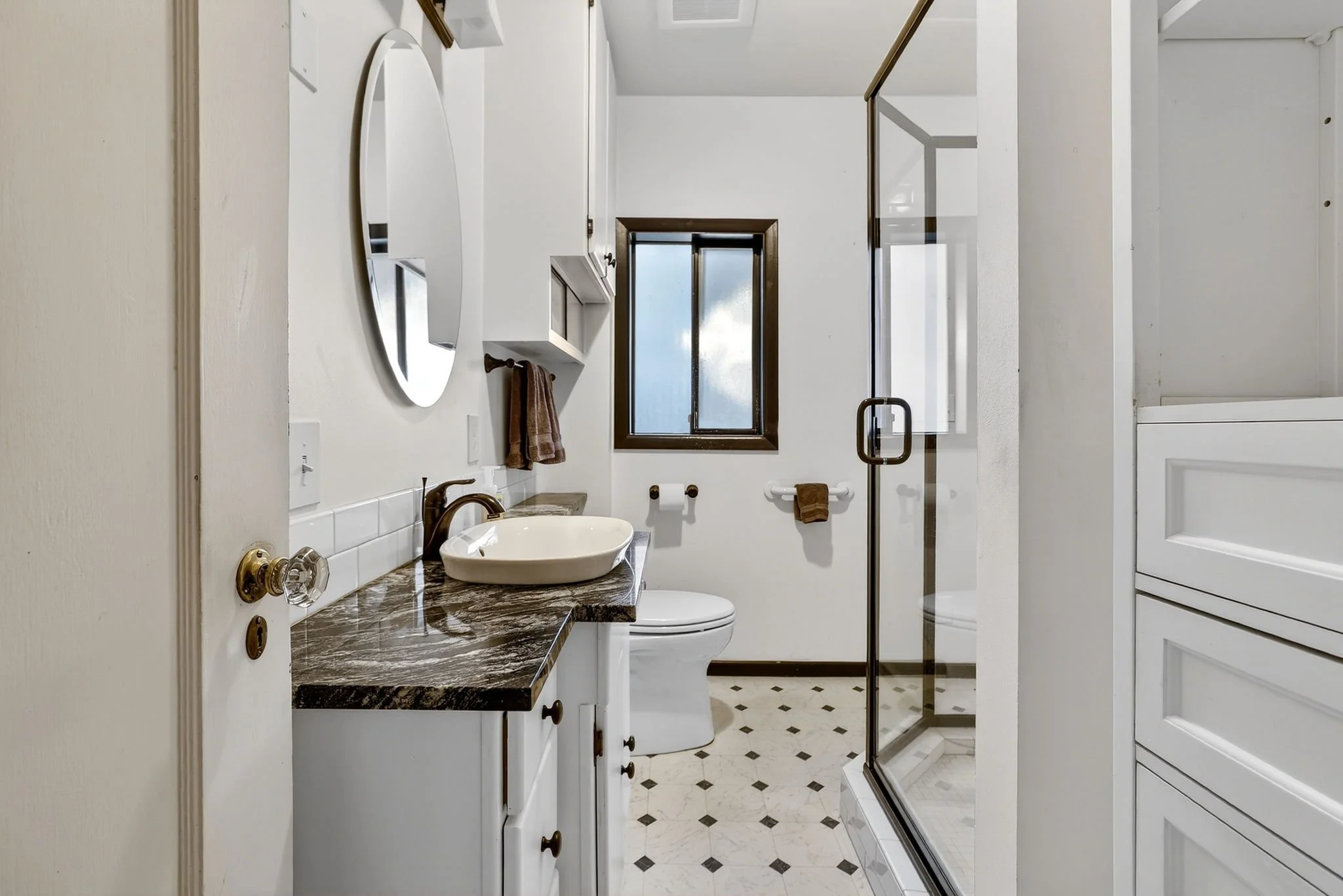 3425 NE Tillamook St-26.jpg