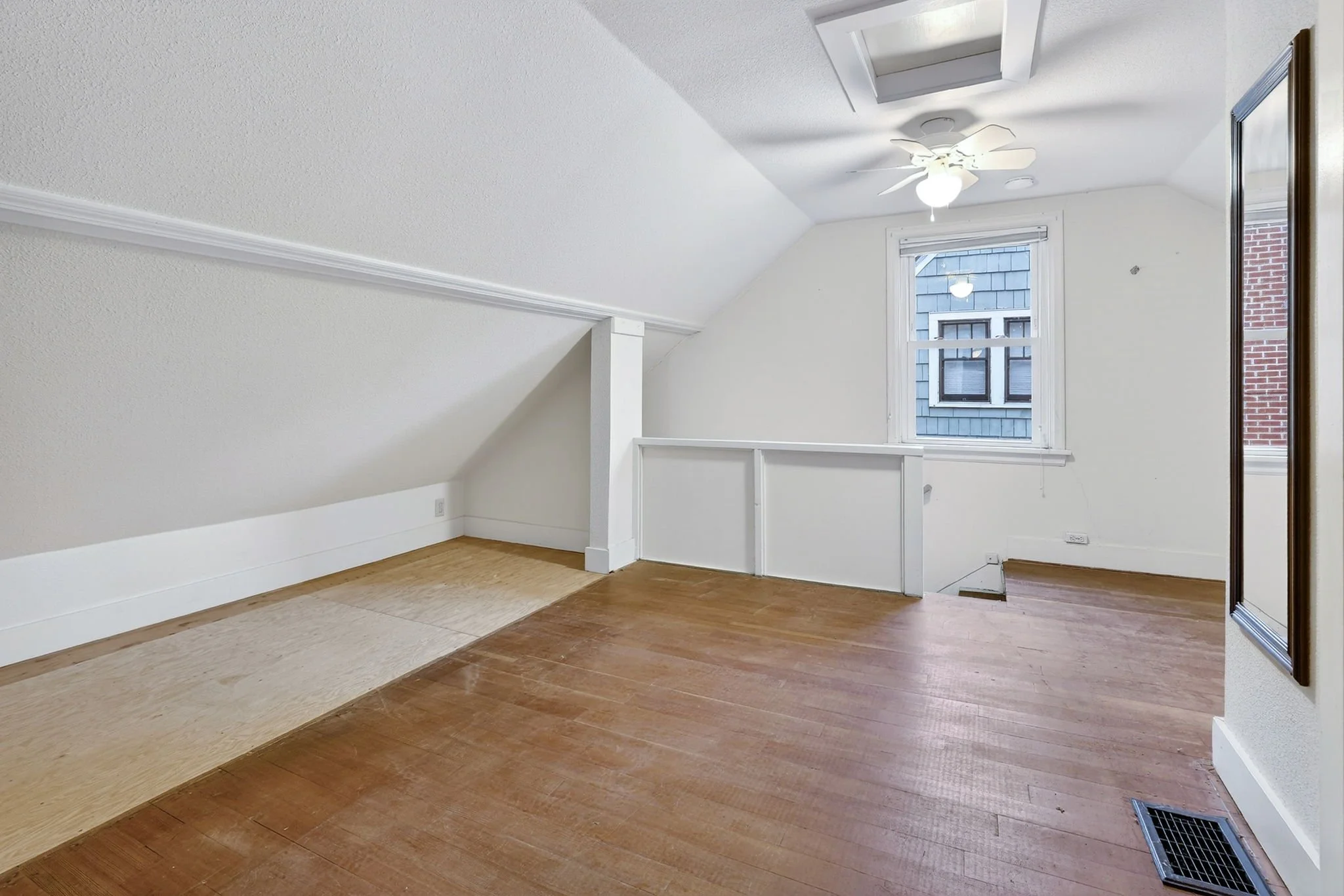 3425 NE Tillamook St-46.jpg