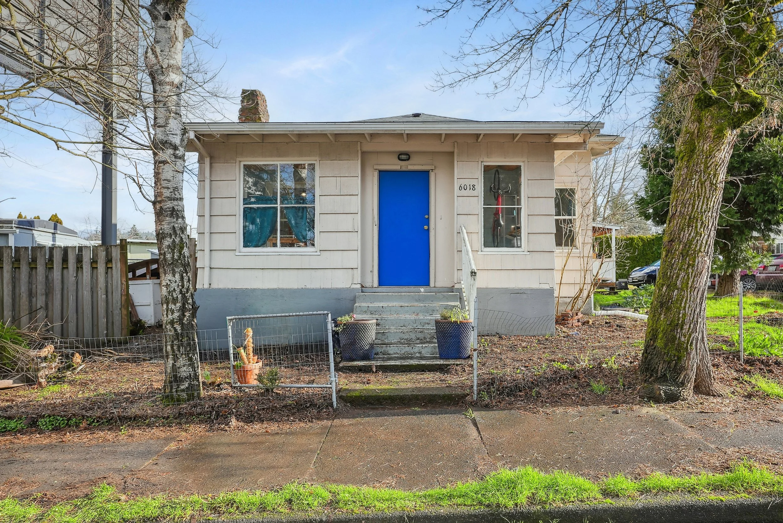 Move-In Ready Single-Level in Powellhurst-Gilbert