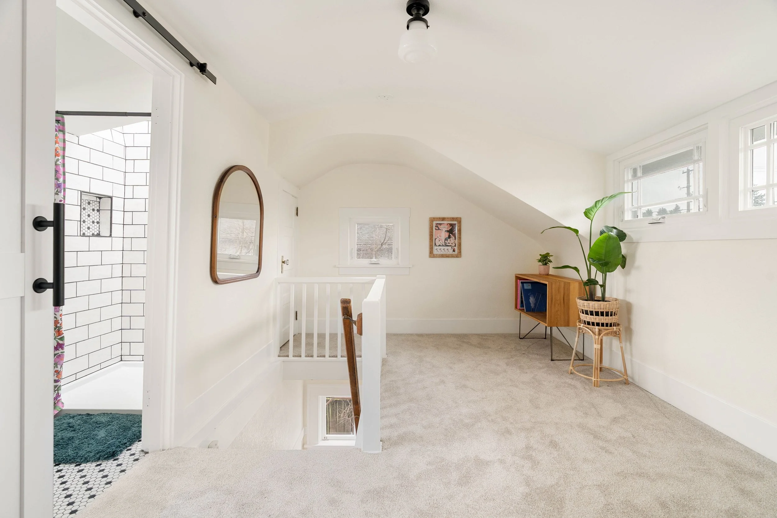 dressing to closet.jpg