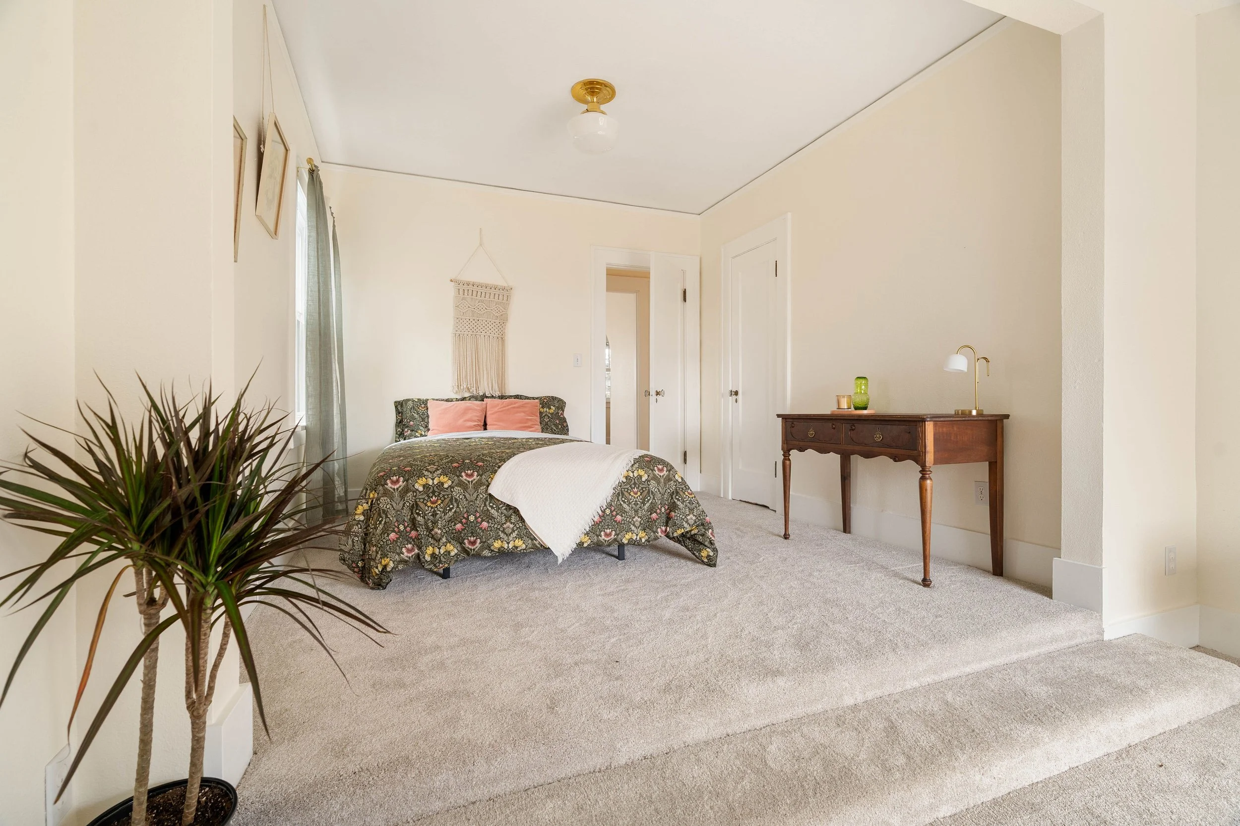 main bed to door closet.jpg