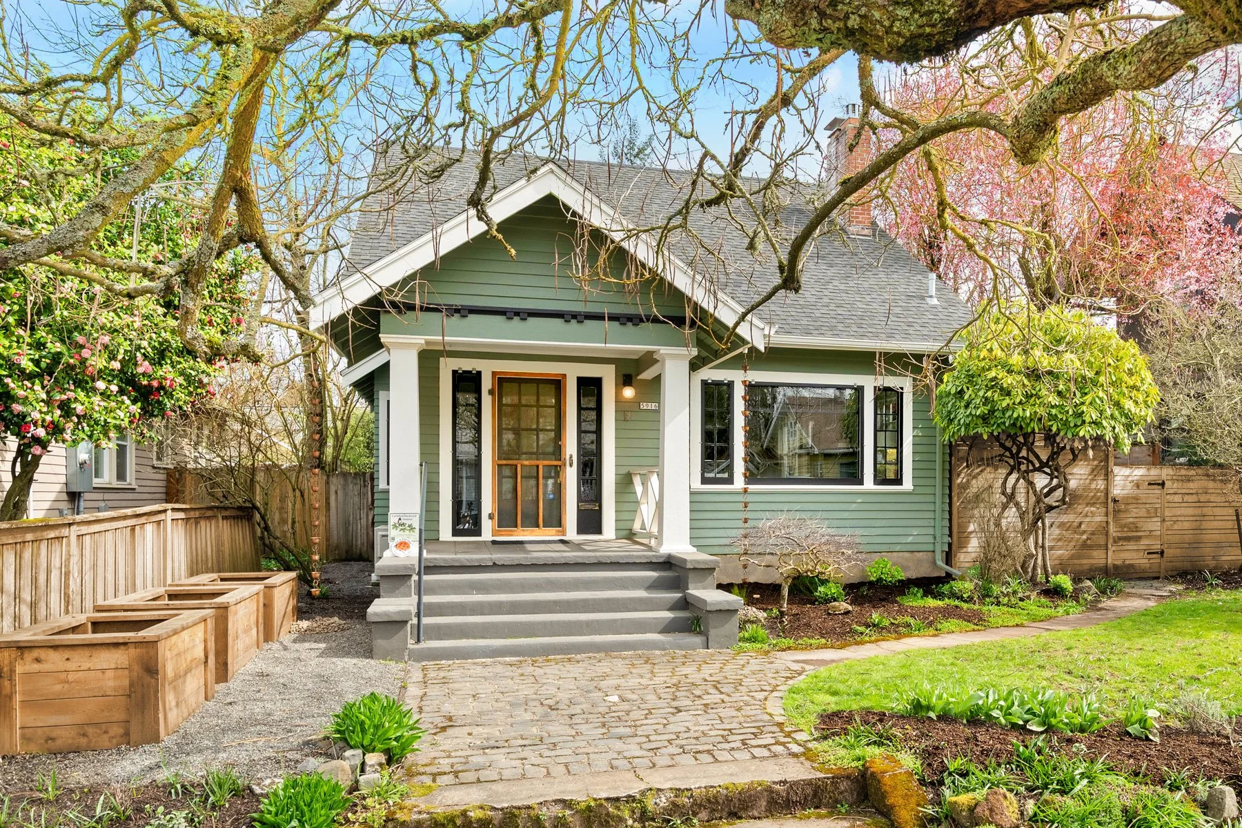 Swoon-Worthy Vintage Bungalow Near Peninsula Park