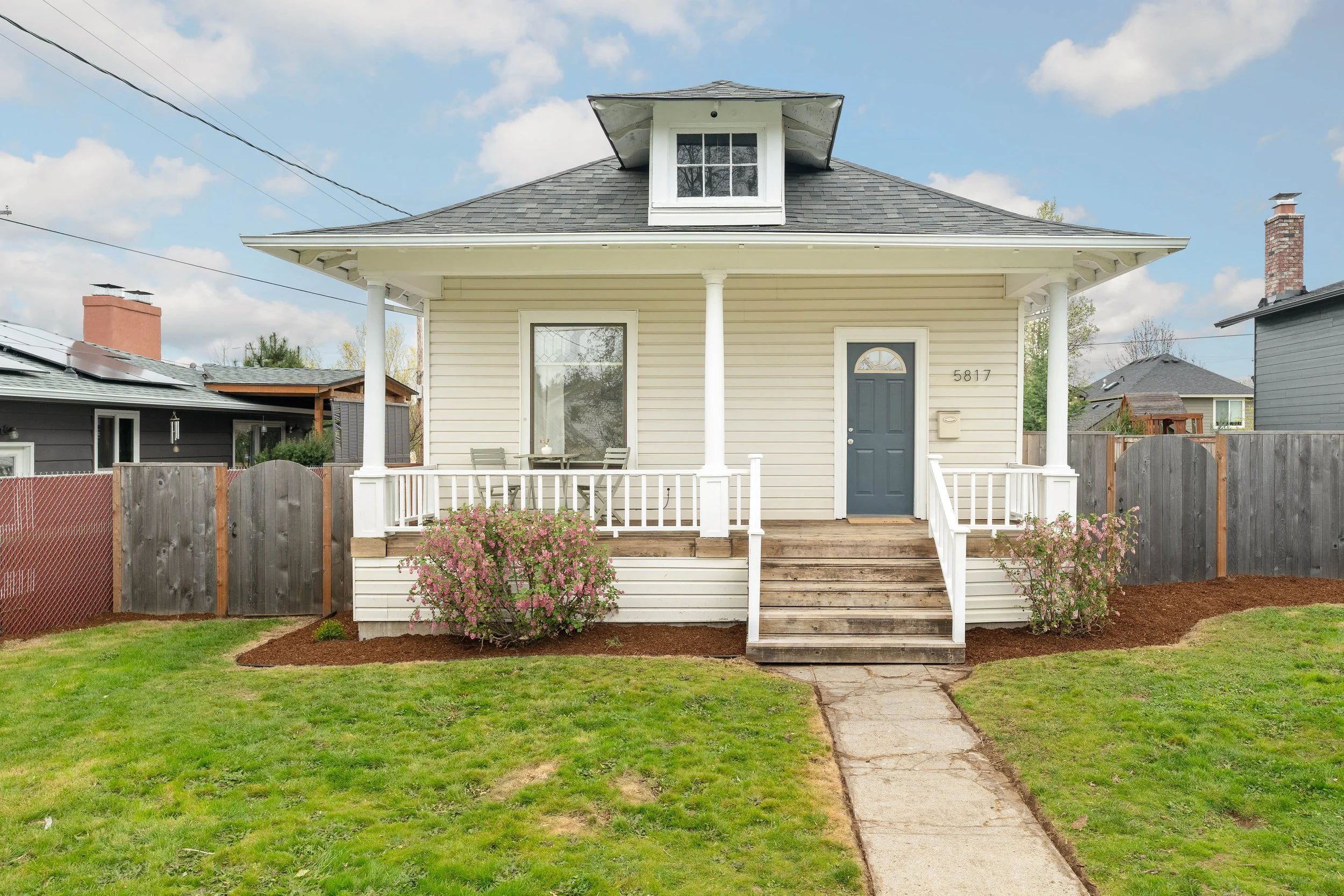 University Park Bungalow - Charm, Light &amp; Possibilities