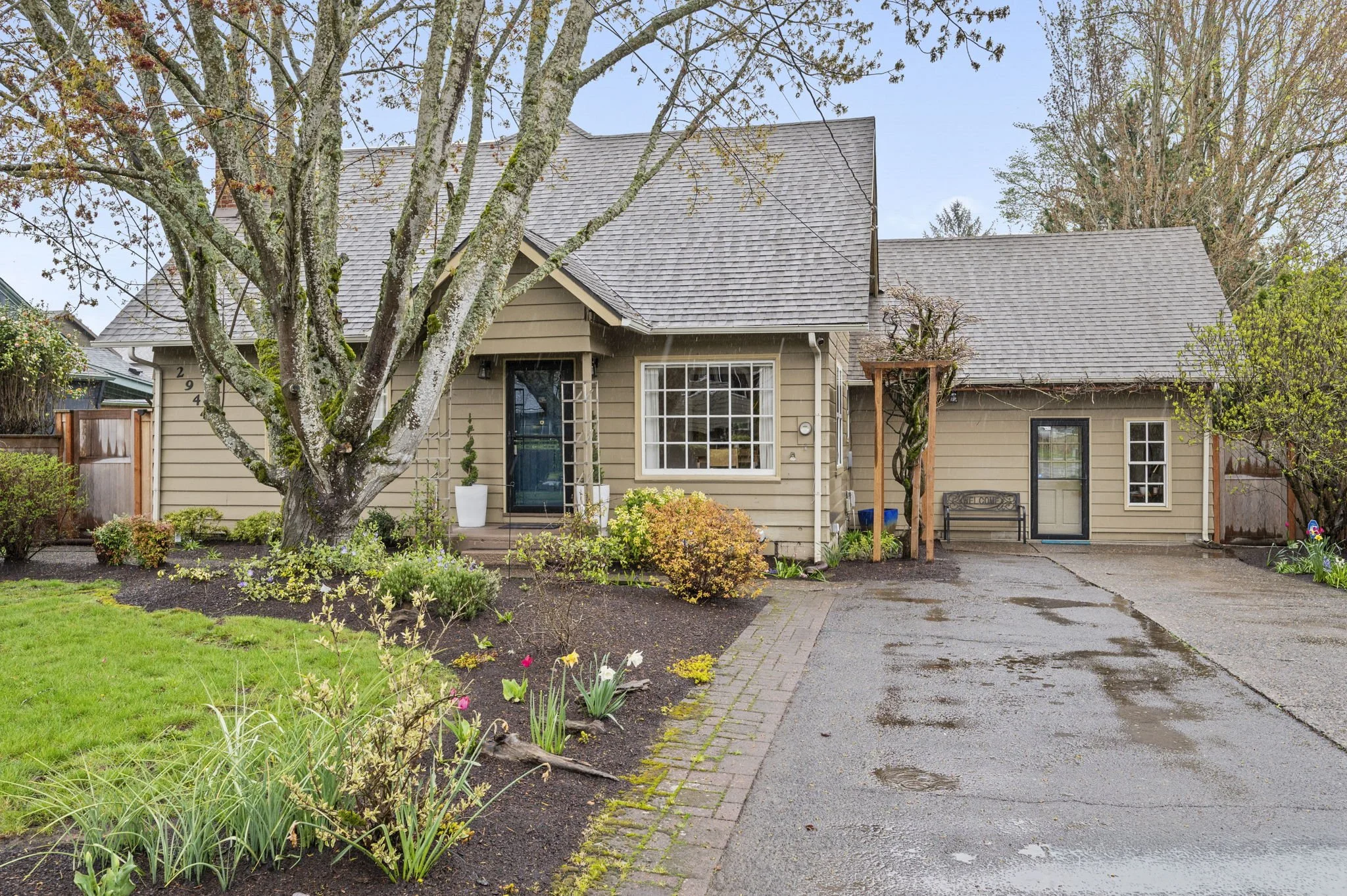 Powellhurst Beauty on Oversized Private Lot