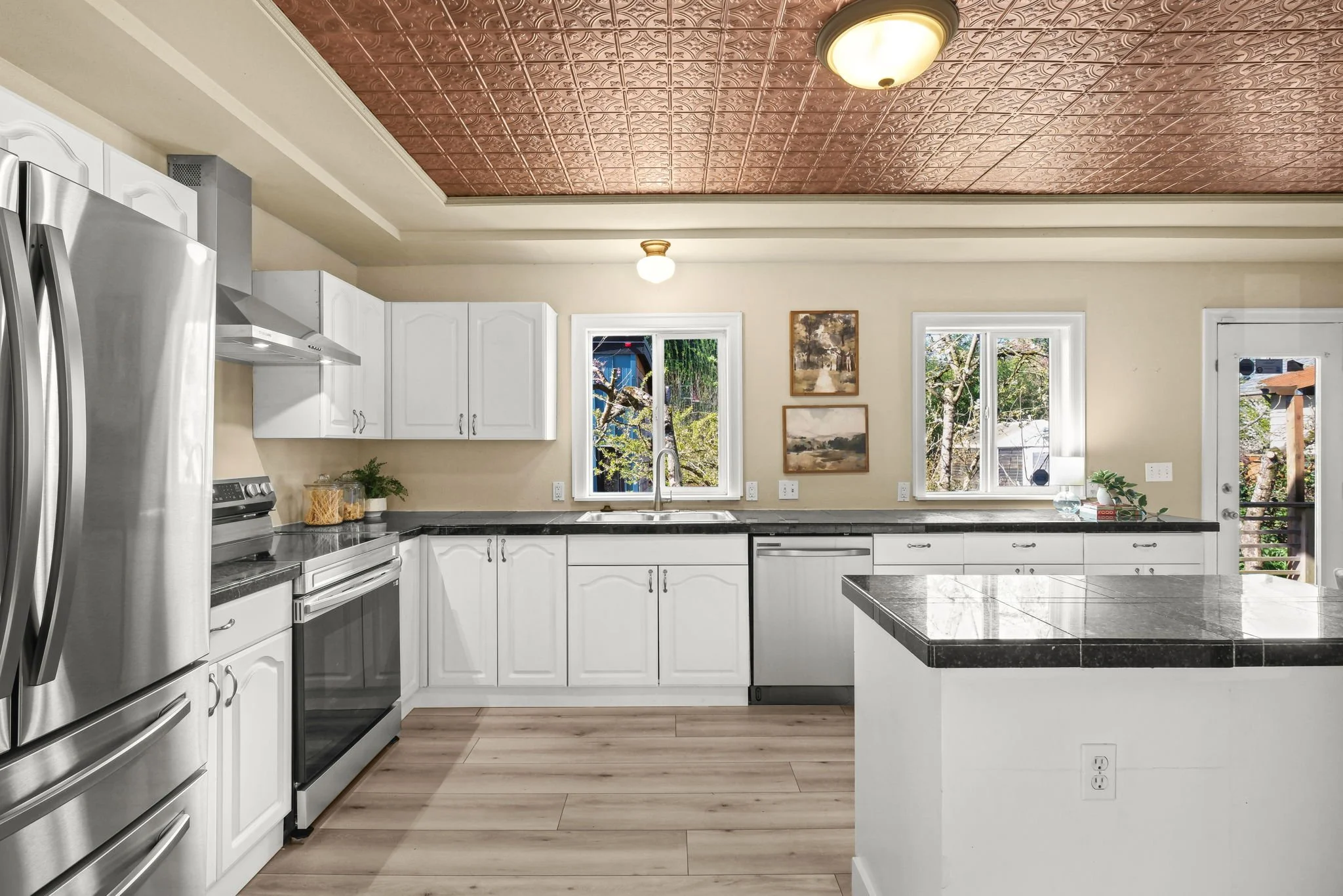 9648 N Central St-7.jpg