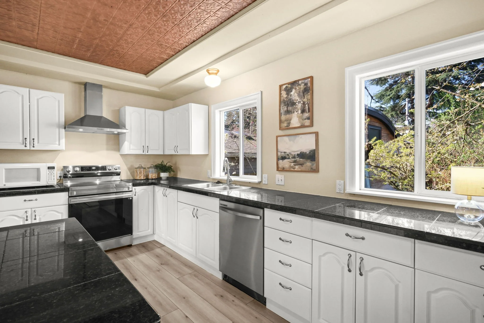 9648 N Central St-8.jpg