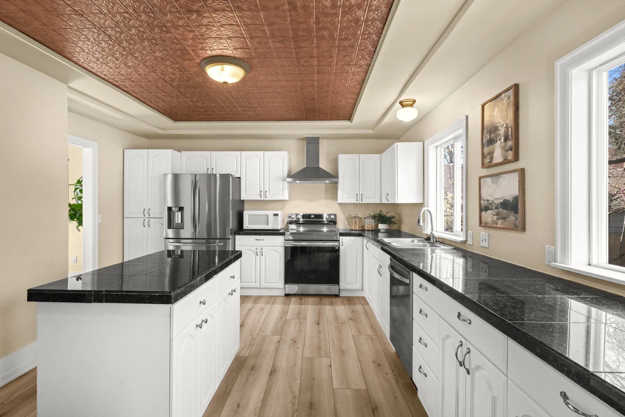 9648 N Central St-9.jpg