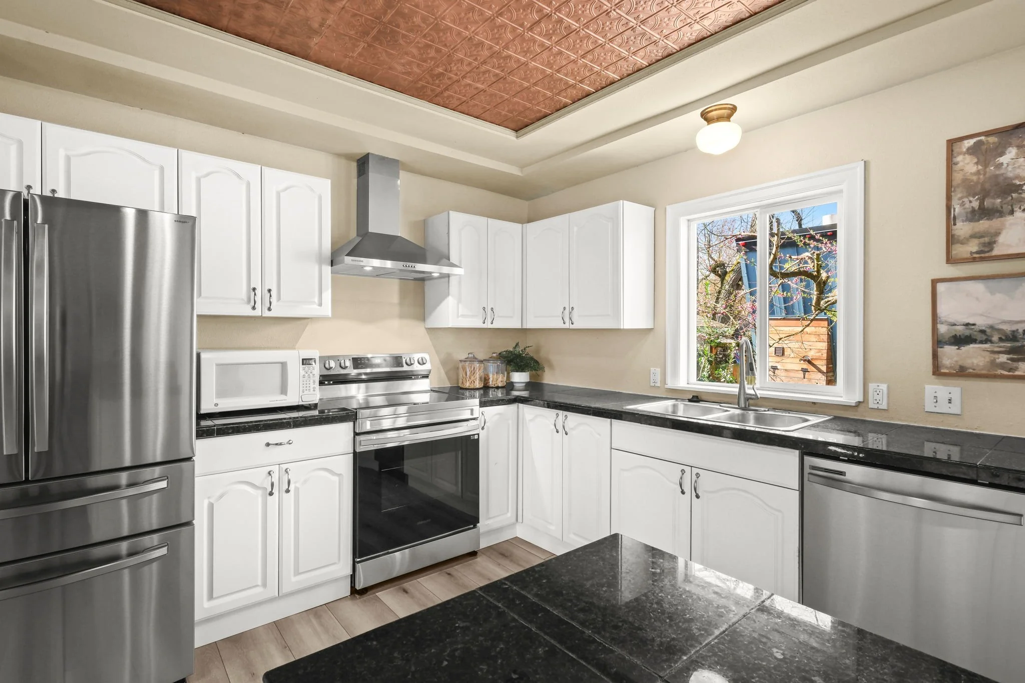 9648 N Central St-10.jpg