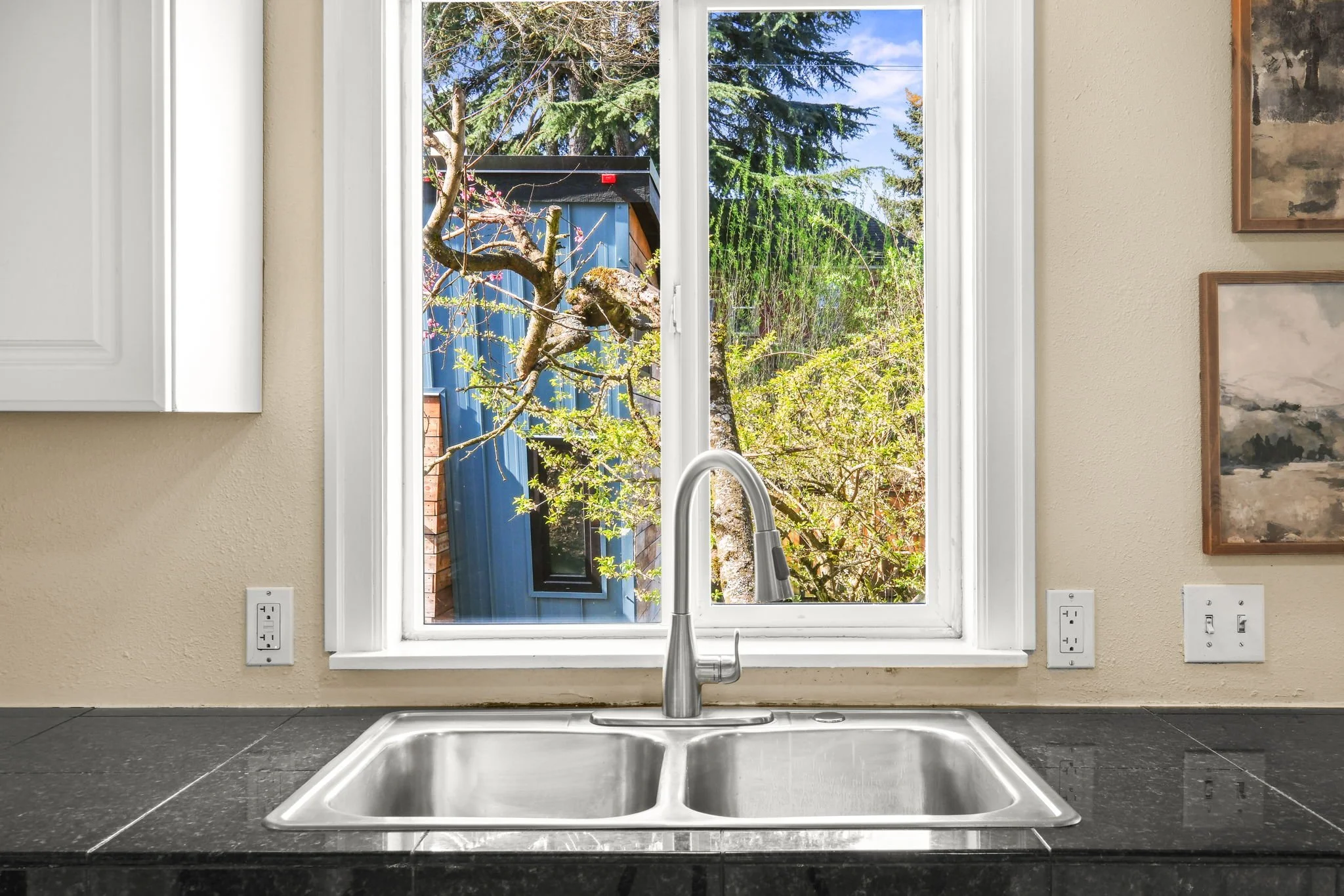 9648 N Central St-11.jpg