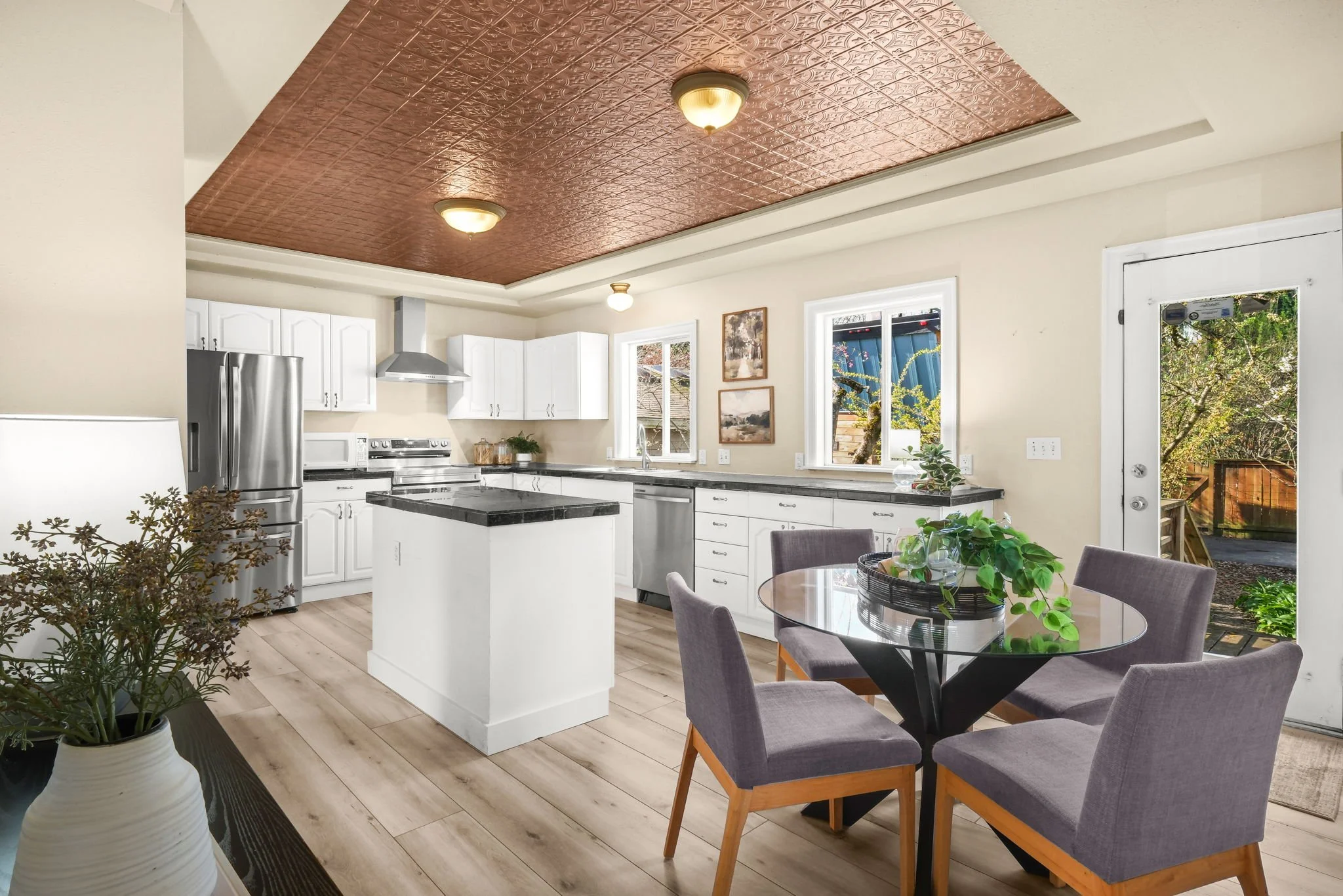 9648 N Central St-13.jpg