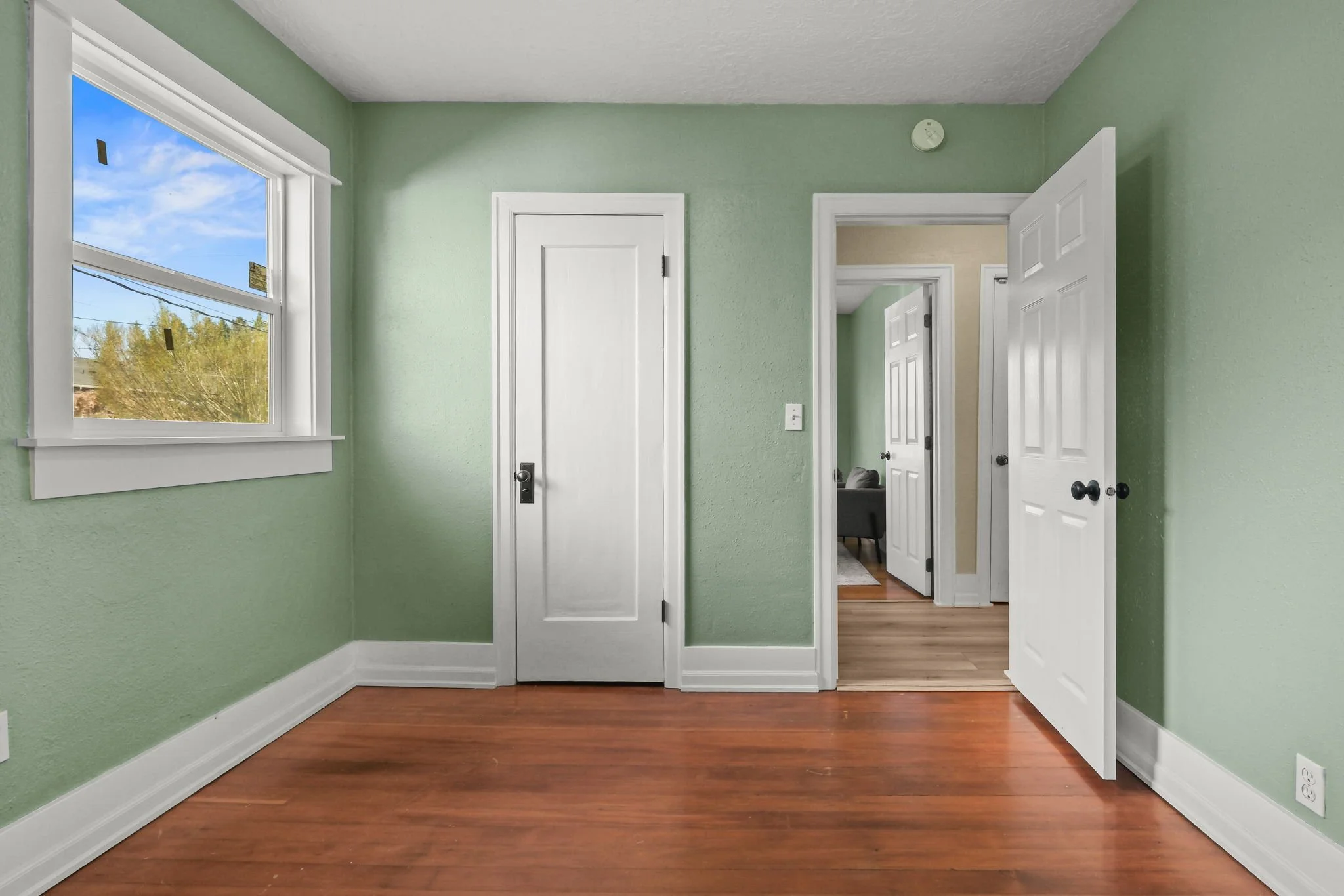 9648 N Central St-17.jpg