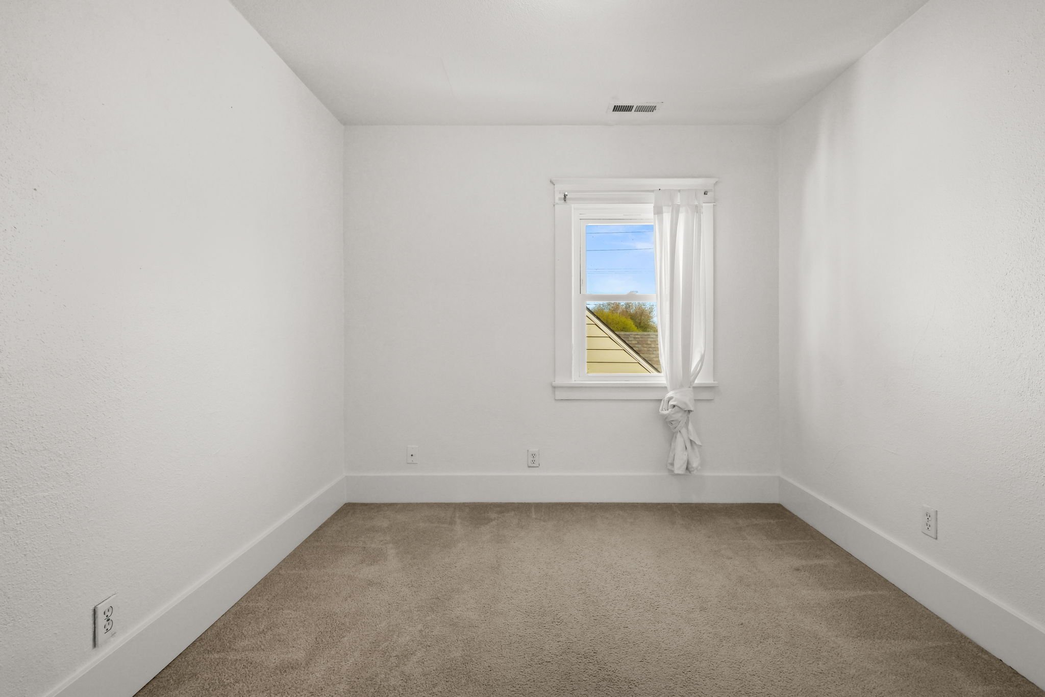 9648 N Central St-20.jpg