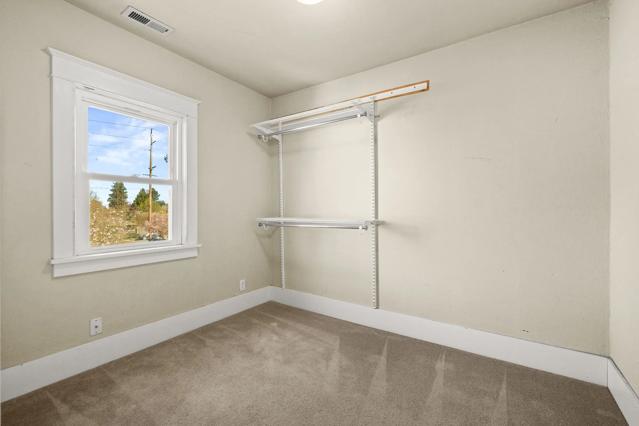 9648 N Central St-22.jpg