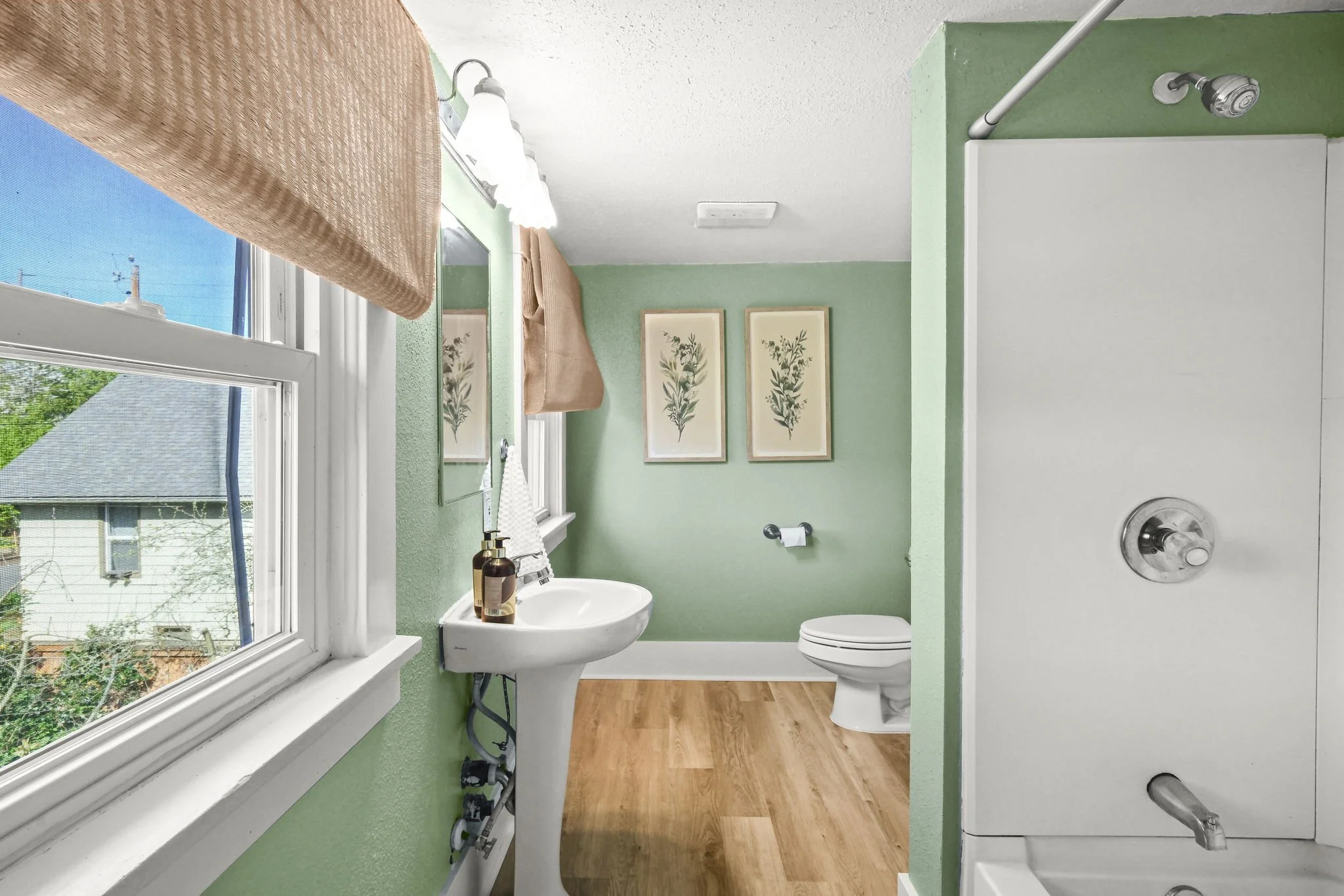 9648 N Central St-31.jpg