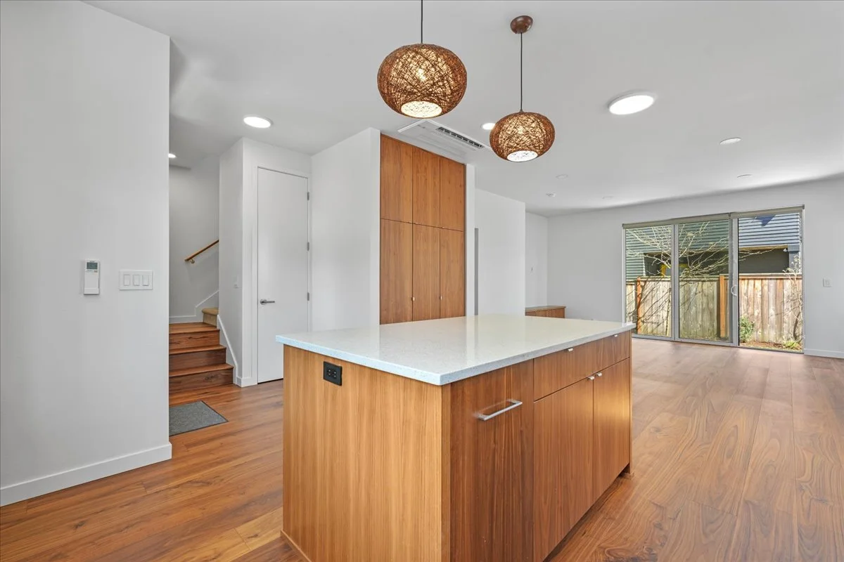 24-6342 NE 33rd Ave unit a-23.jpg