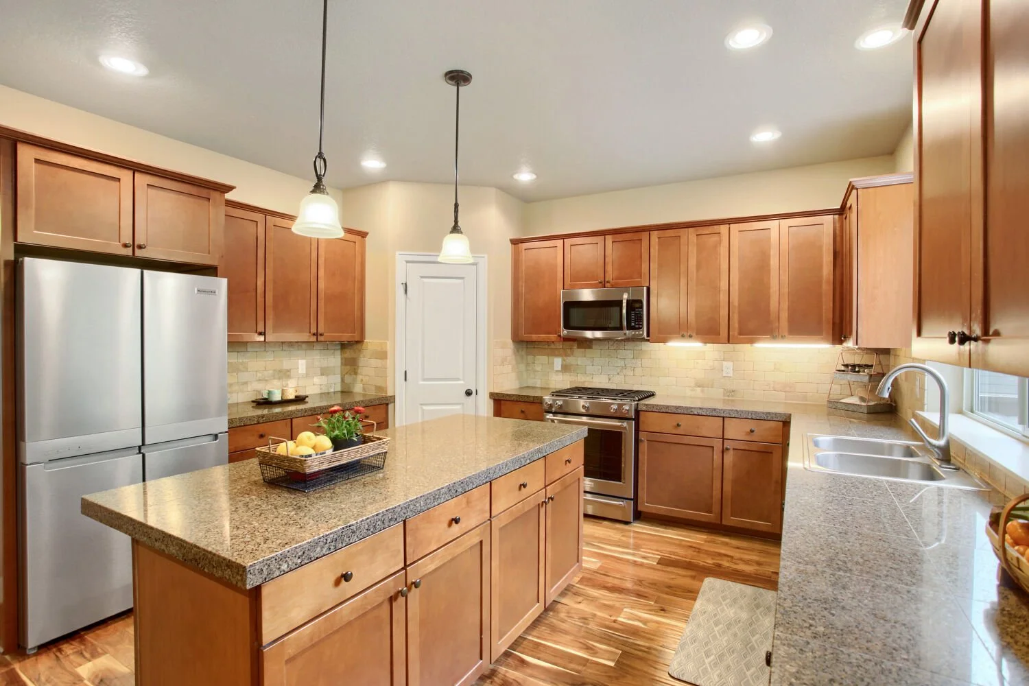 11682 SE Carter Ln - Web Quality - 020 - 14 Kitchen.jpg