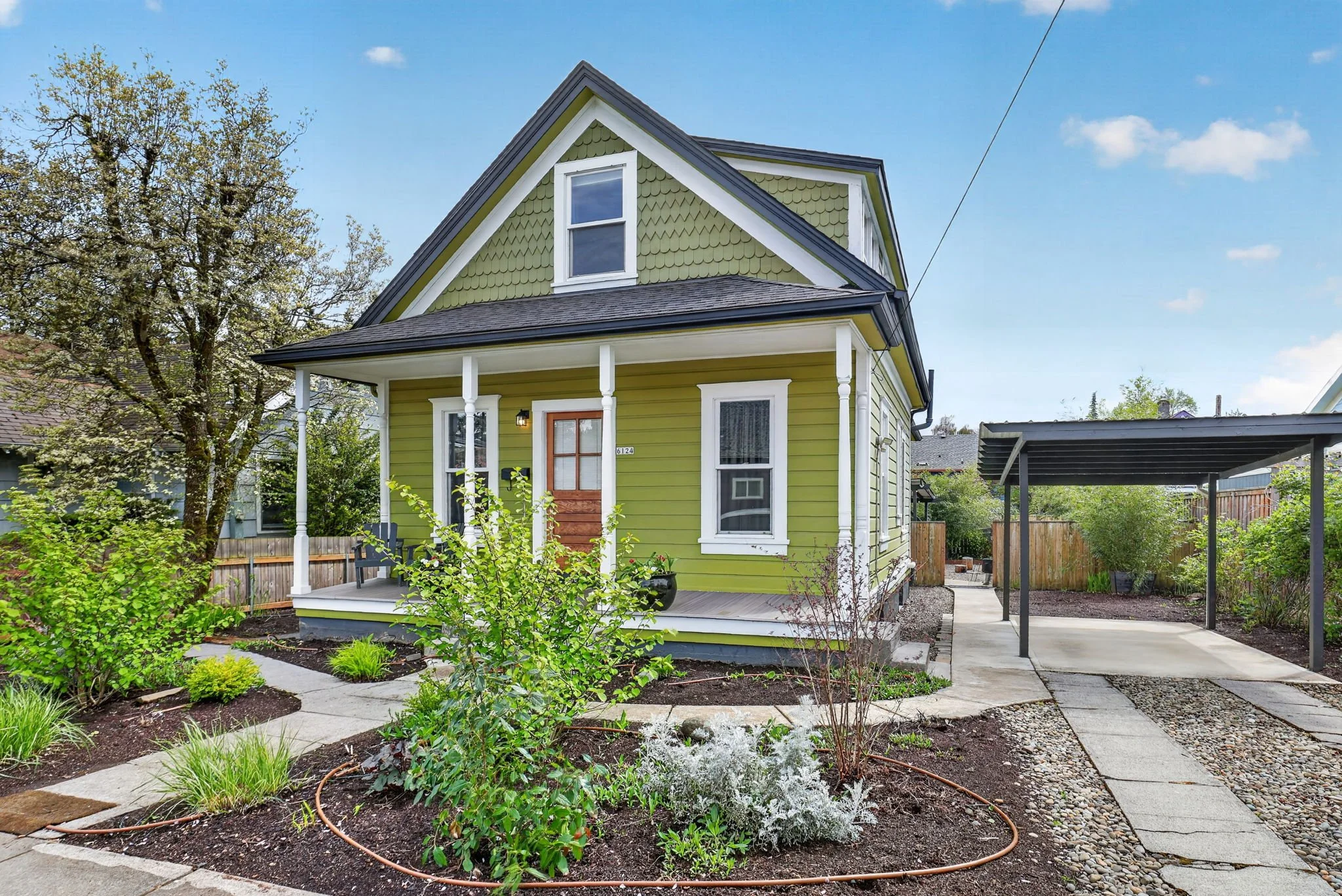 6124 NE Hoyt St-2.jpg