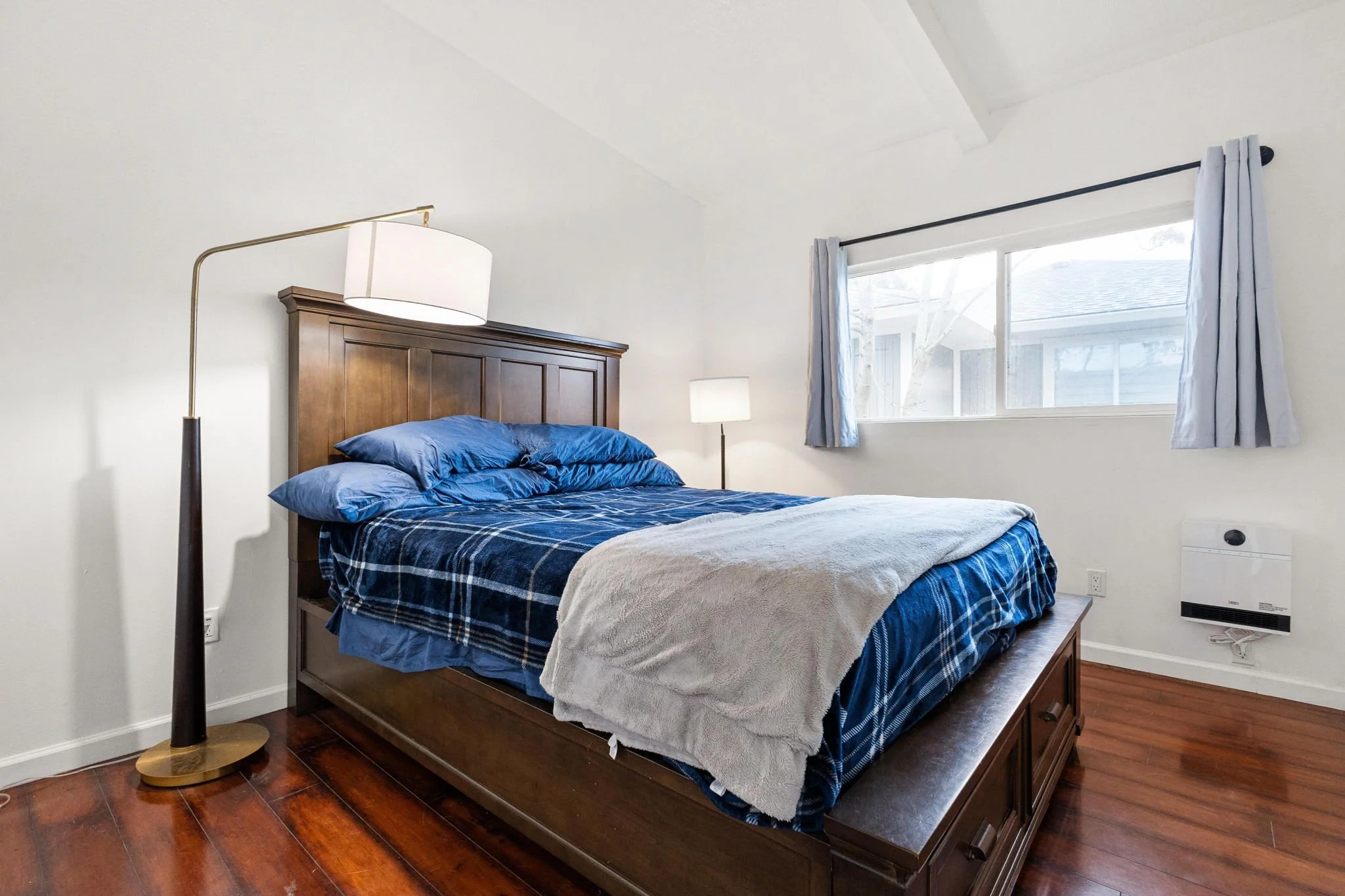 34-web-or-mls-Kyle-Conway-Knapp-Street1.jpg