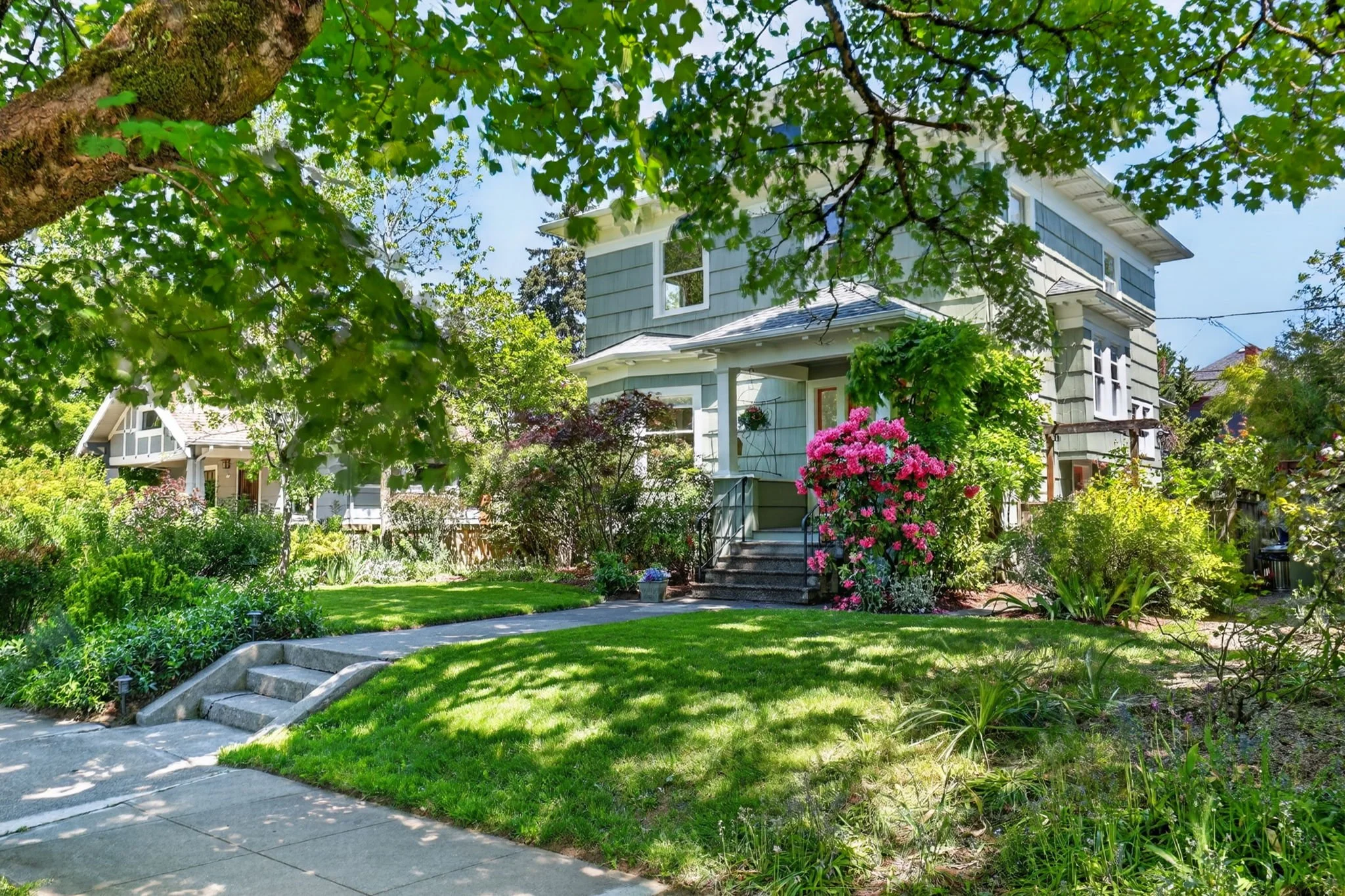 5742 N Commercial Ave-2.jpg