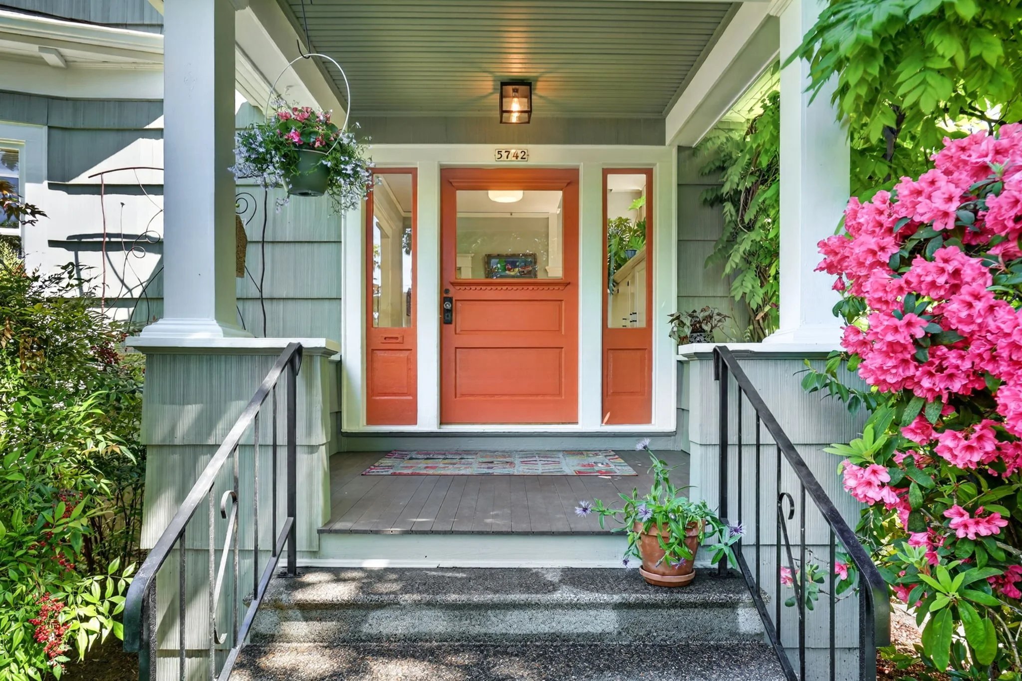5742 N Commercial Ave-8.jpg