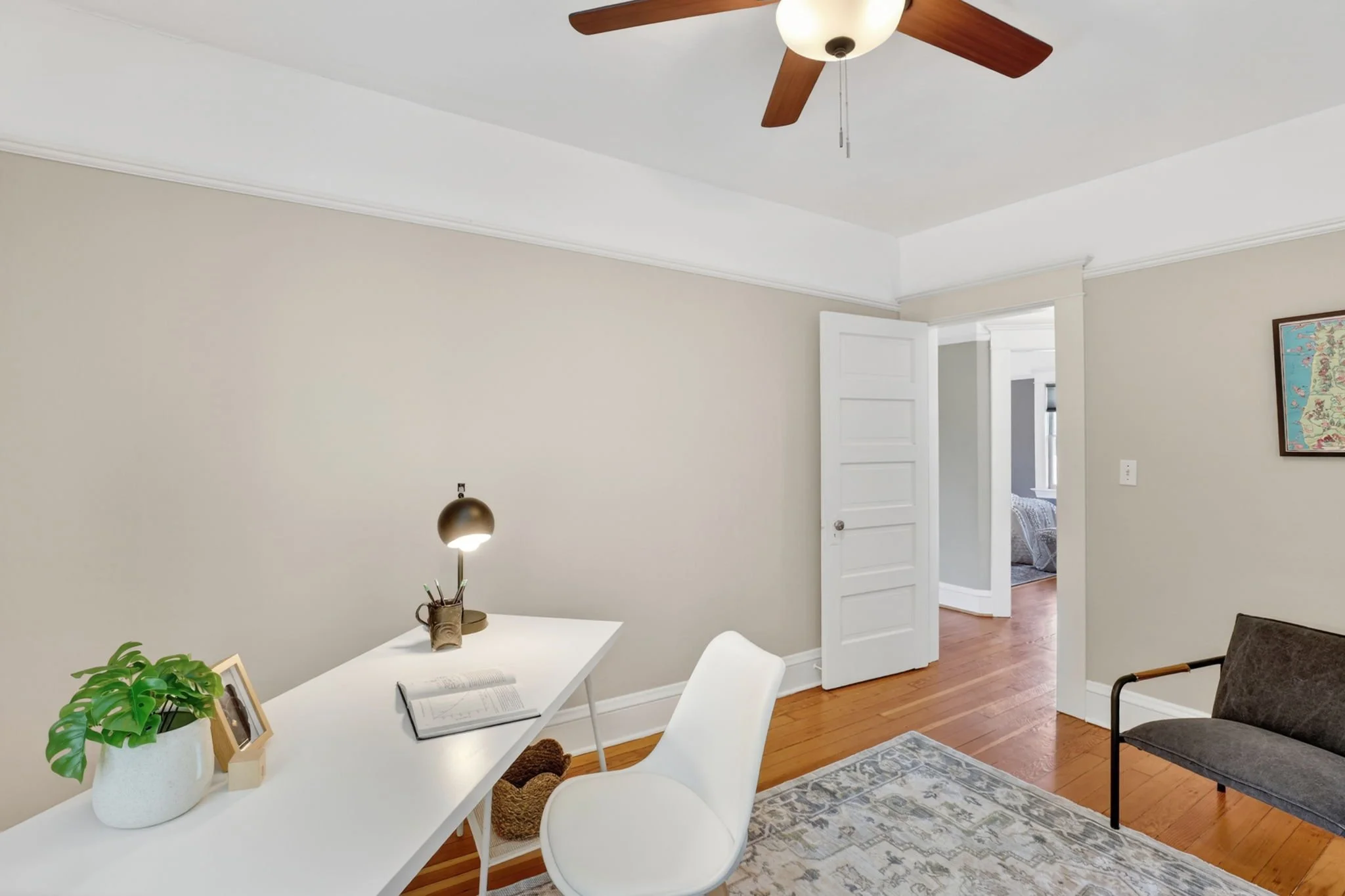 5742 N Commercial Ave-34.jpg