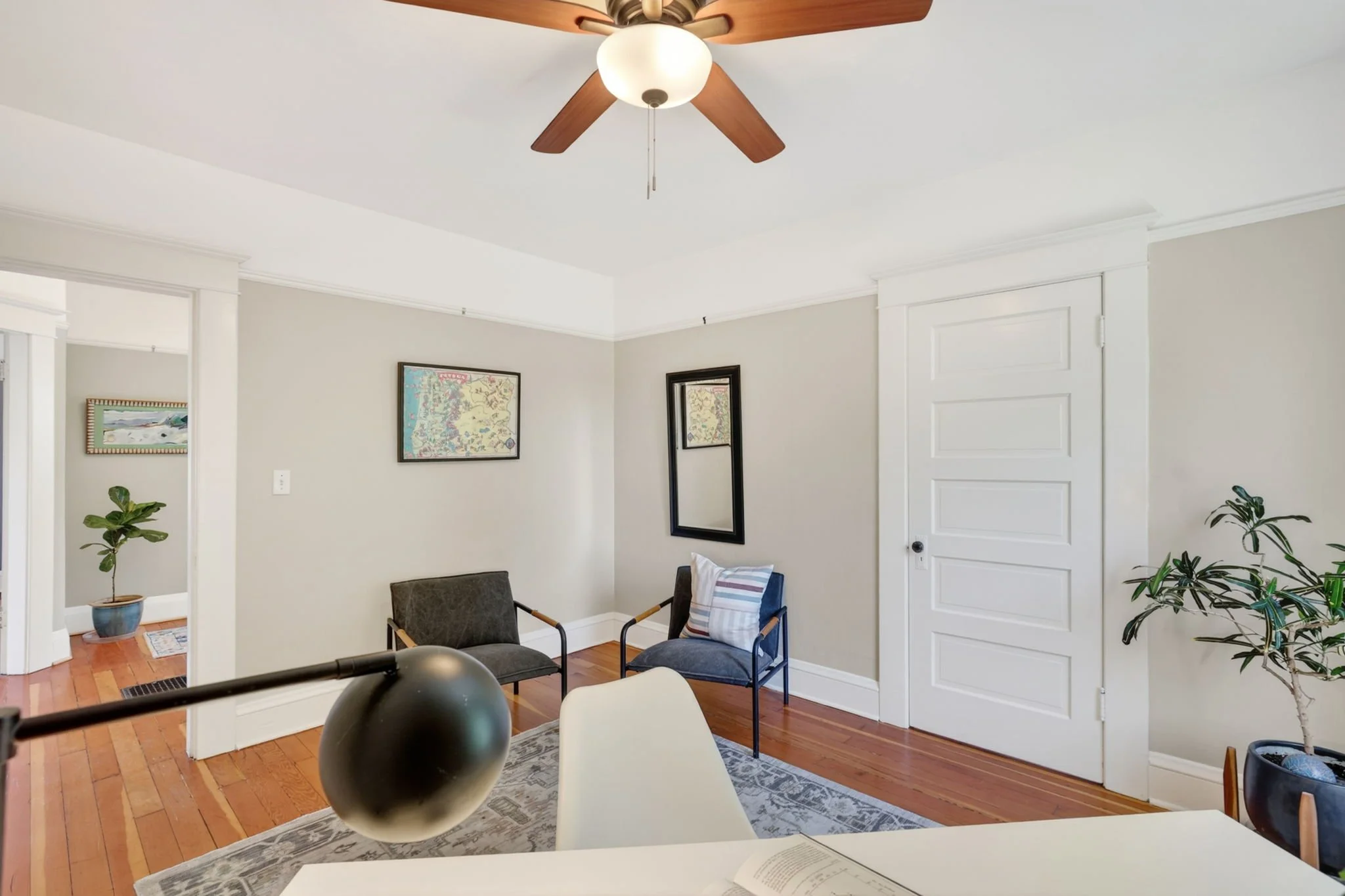 5742 N Commercial Ave-35.jpg