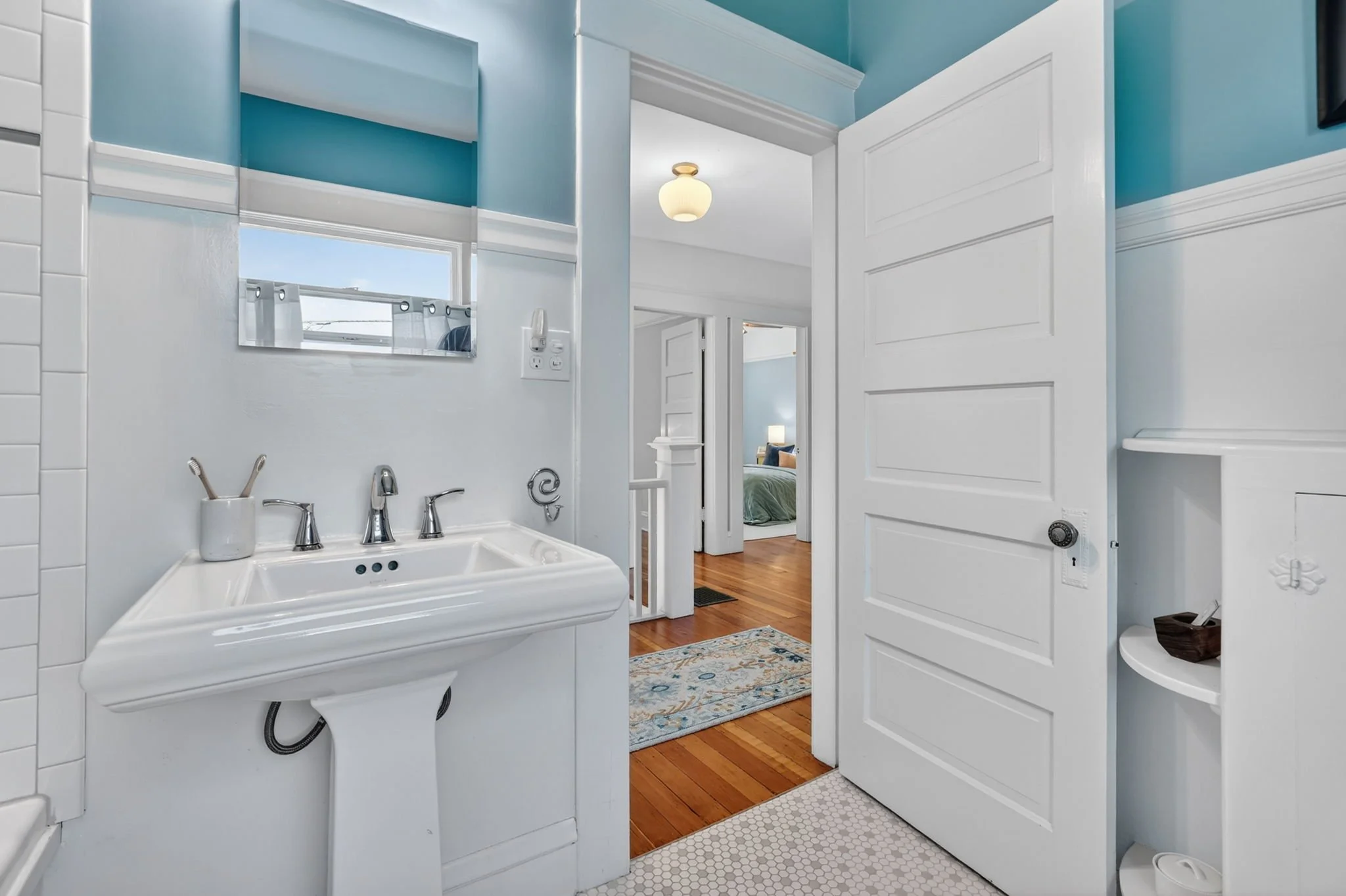5742 N Commercial Ave-42.jpg