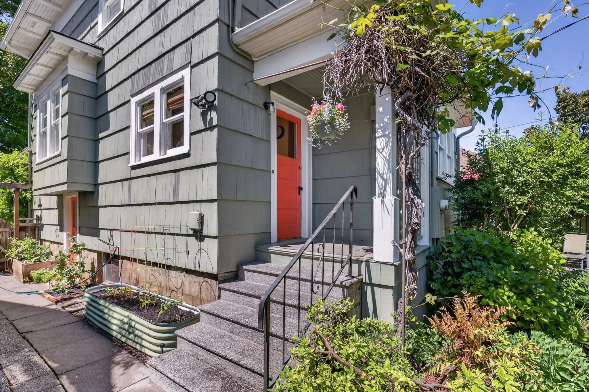 5742 N Commercial Ave-60.jpg