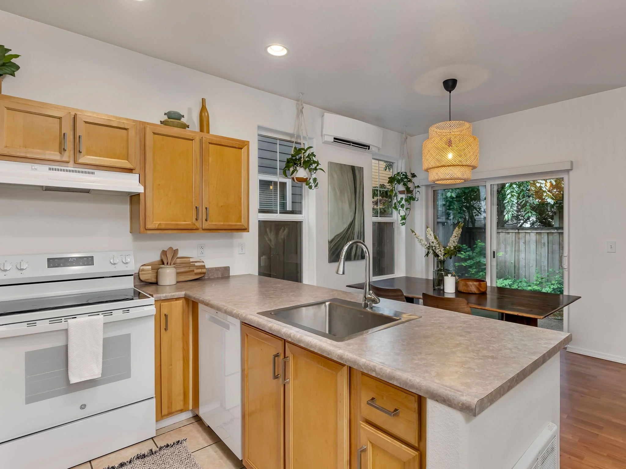 2650 NE 6th Pl, Portland-13.jpg