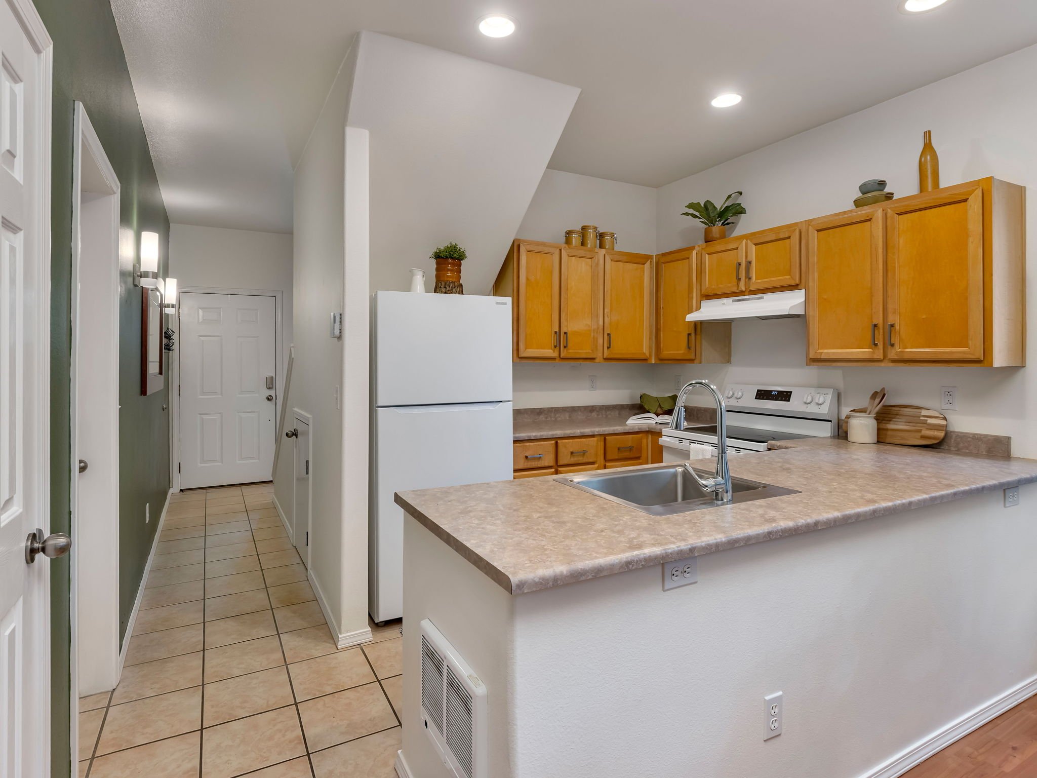 2650 NE 6th Pl, Portland-15.jpg